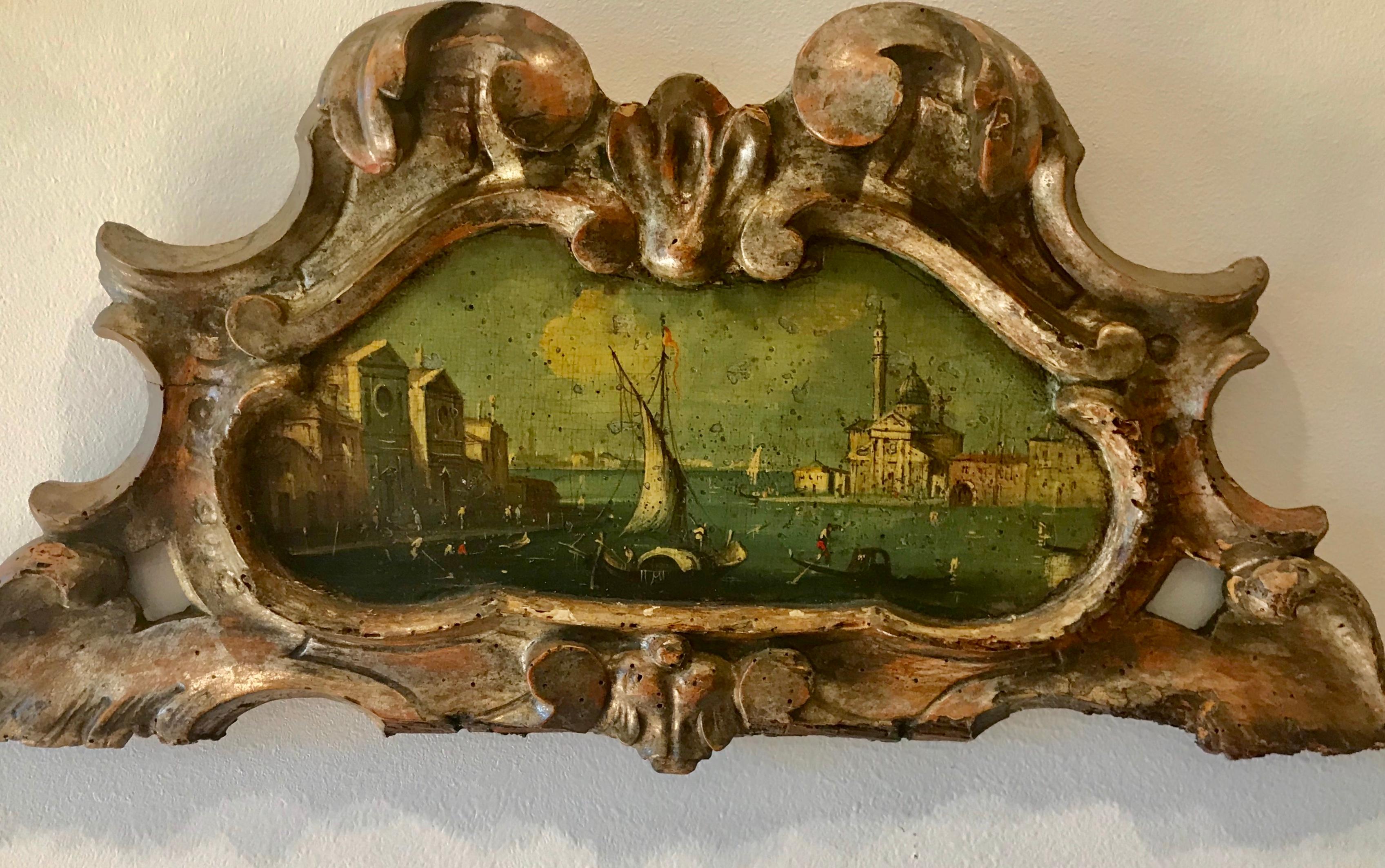 Pair of Venetian Grand Canal Scenes in Carved Giltwood Frames In Distressed Condition In Nashville, TN
