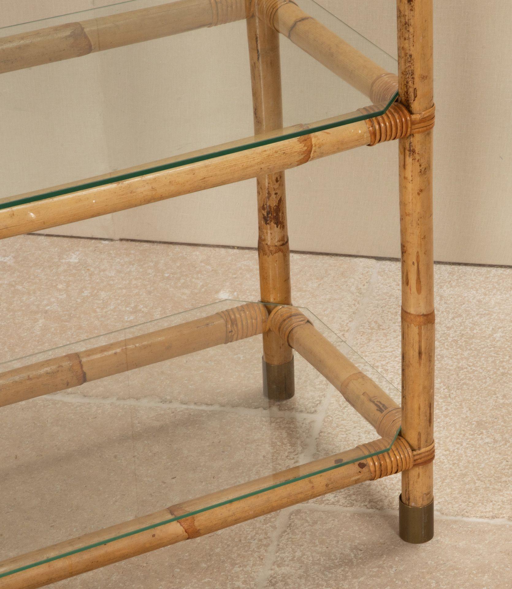 Pair of Grand Scale Mid-Century Italian Bamboo Shelves In Good Condition For Sale In Gloucestershire, GB