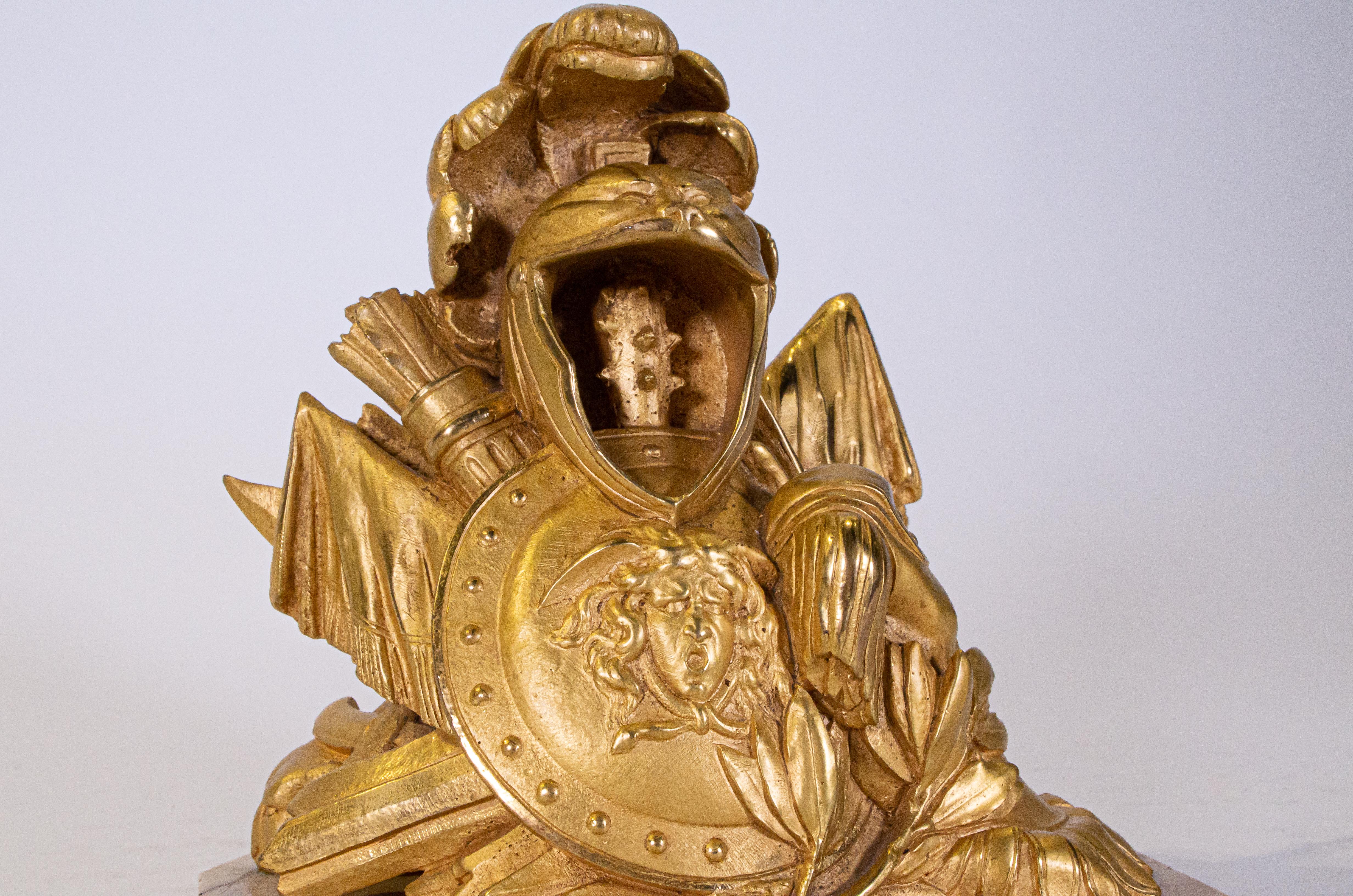 Sculpté à la main Paire de serre-livres/weights en bronze doré armorié Grand Tour en vente