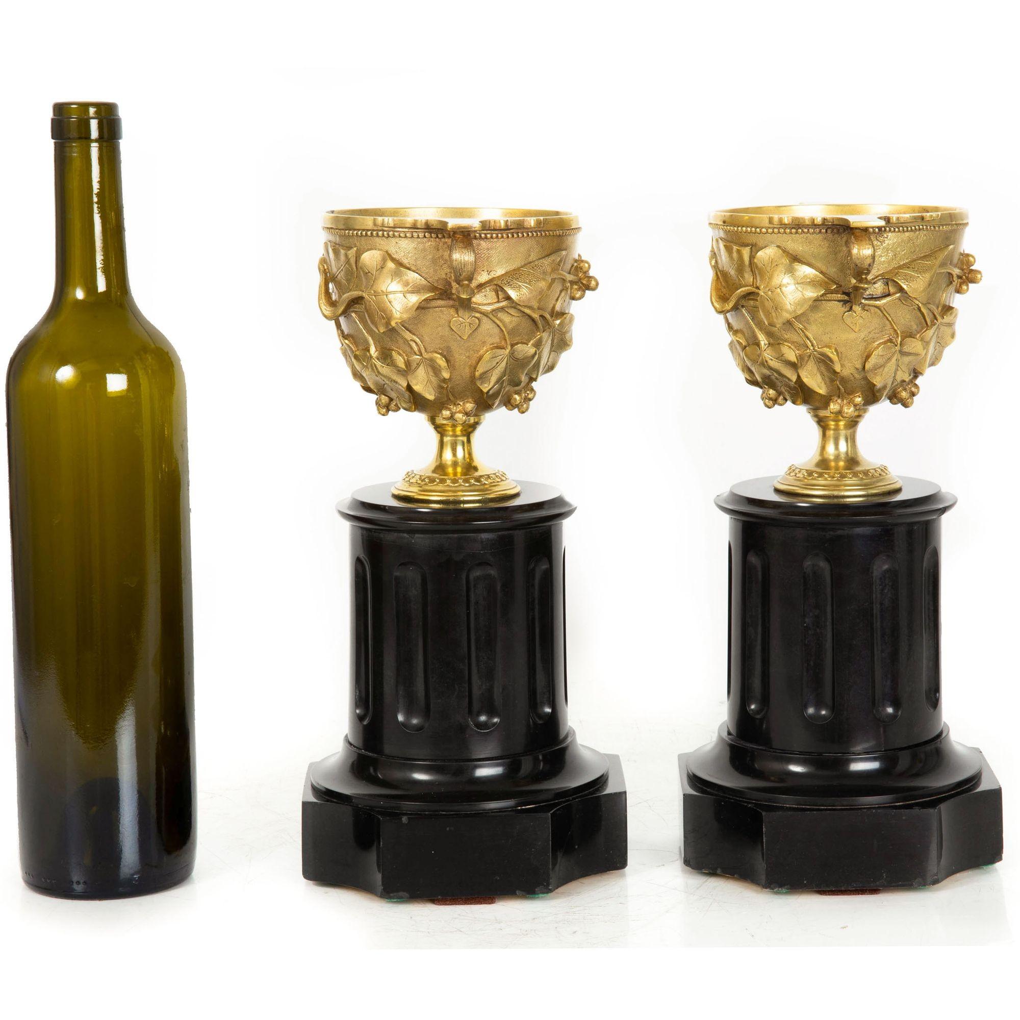 19th Century Pair of Grand Tour Bronze Two-Handled Pompeiian Cups circa 1875 For Sale