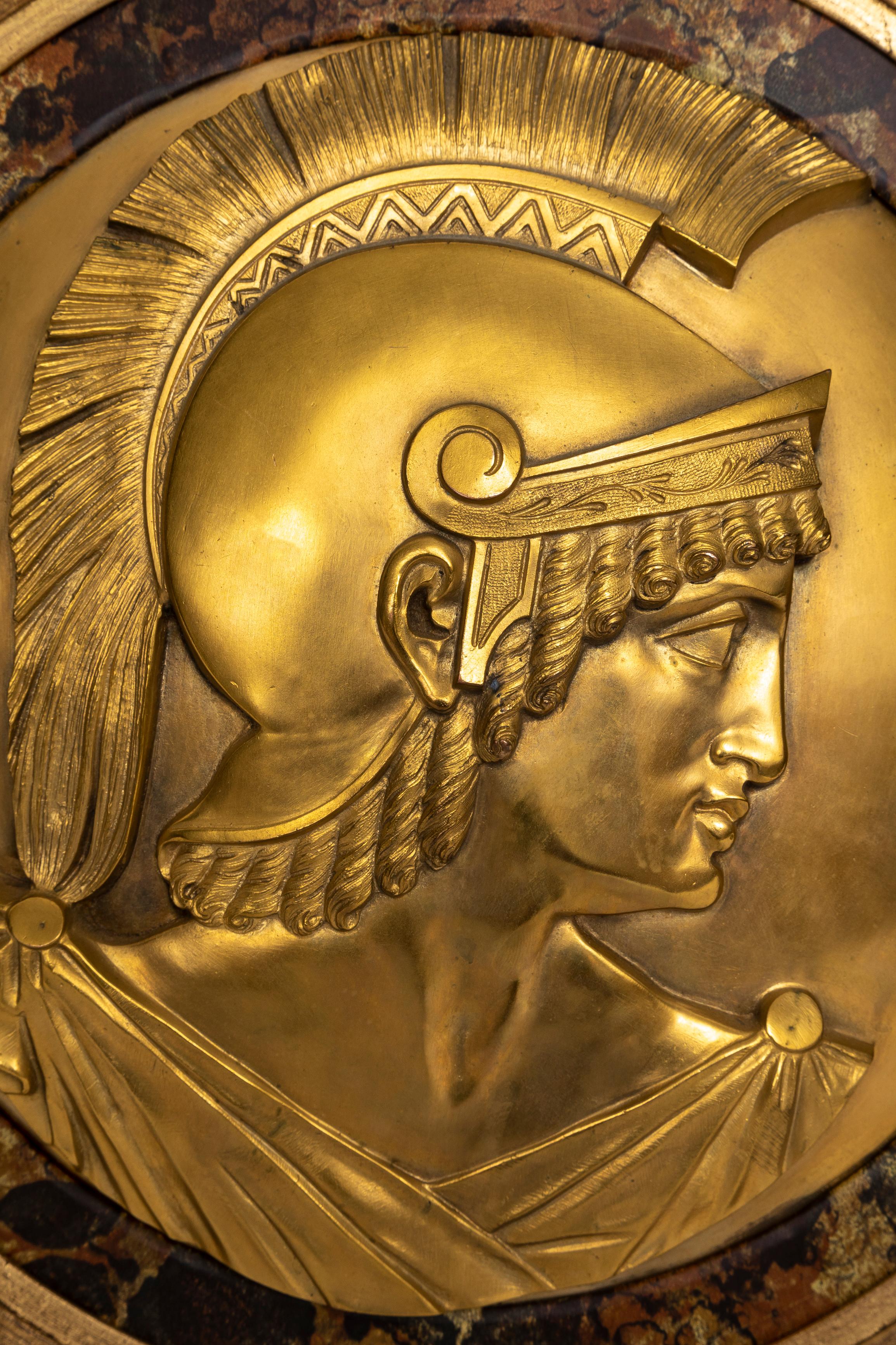 Pareja de placas circulares de gladiadores romanos de bronce dorado Grand Tour Francés en venta