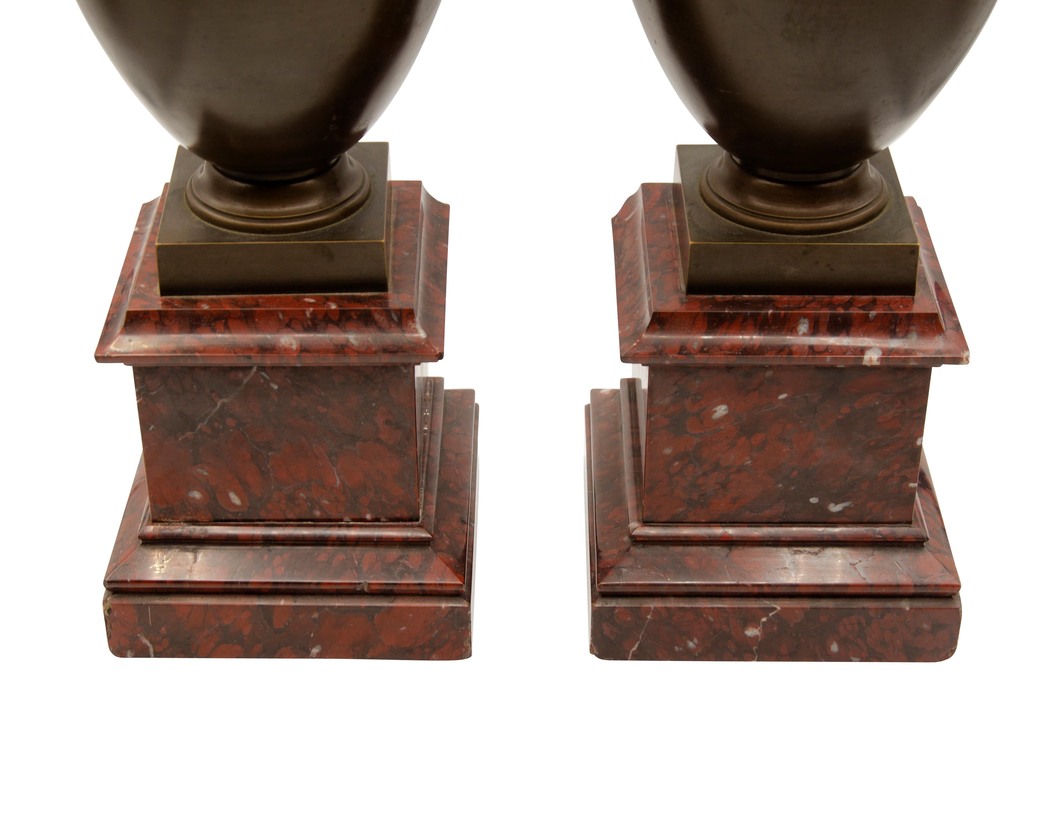 Pair of Grand Tour Greek Revival Bronze Urns on Marble Bases For Sale 13