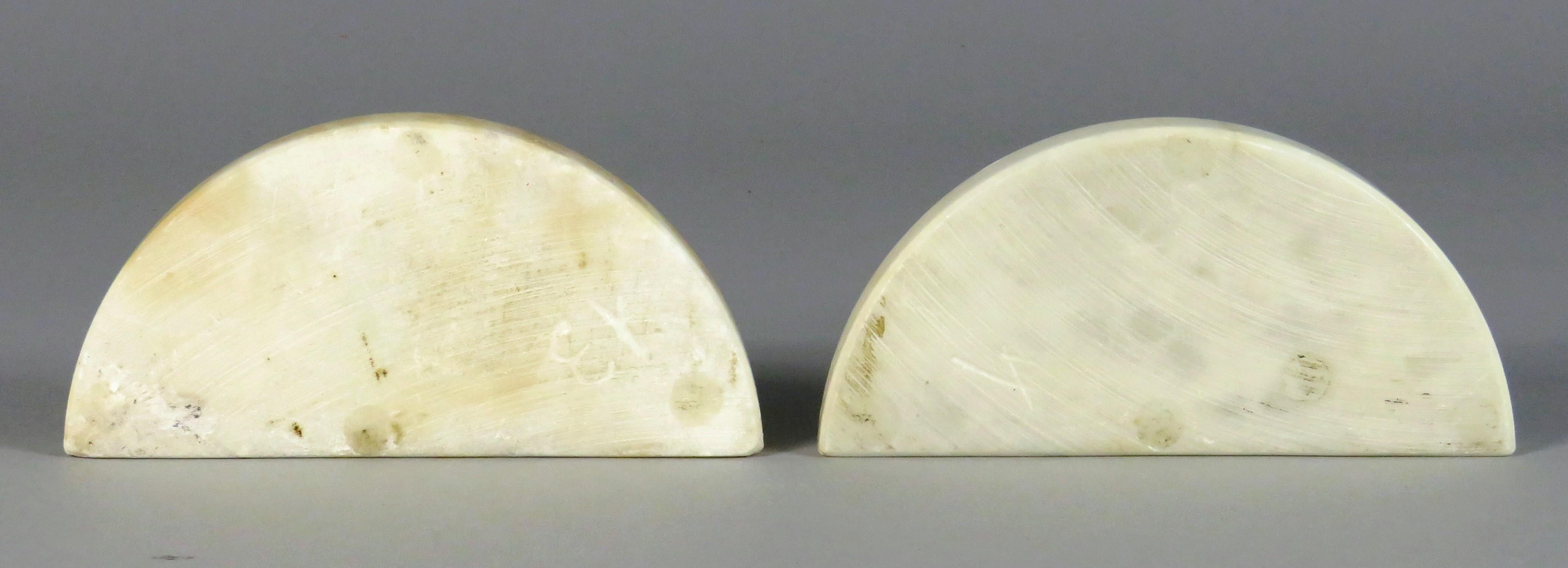 Pair of Grand Tour Style Carved Alabaster Bookends Formed as Classical Ruins In Good Condition For Sale In Ottawa, Ontario