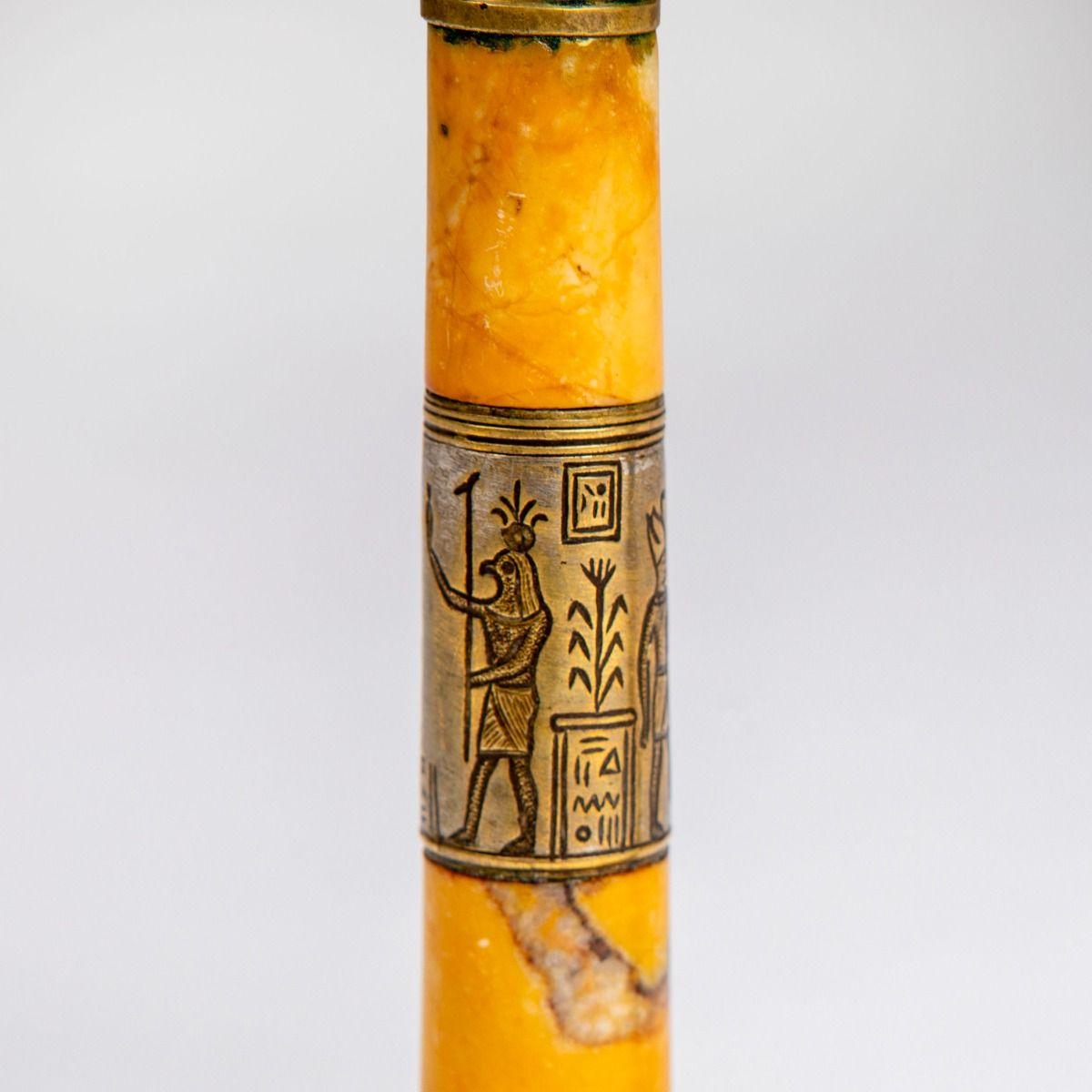 Coppia di candelabri in marmo travertino Grand Tour con revival egiziano in vendita 6