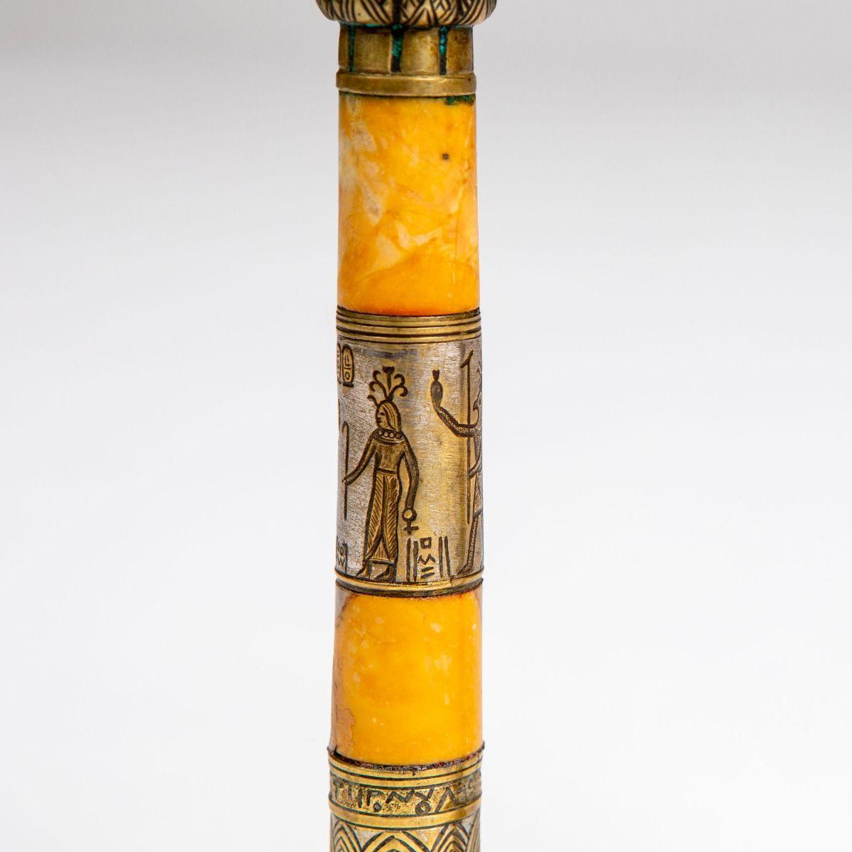 Coppia di candelabri in marmo travertino Grand Tour con revival egiziano in vendita 2