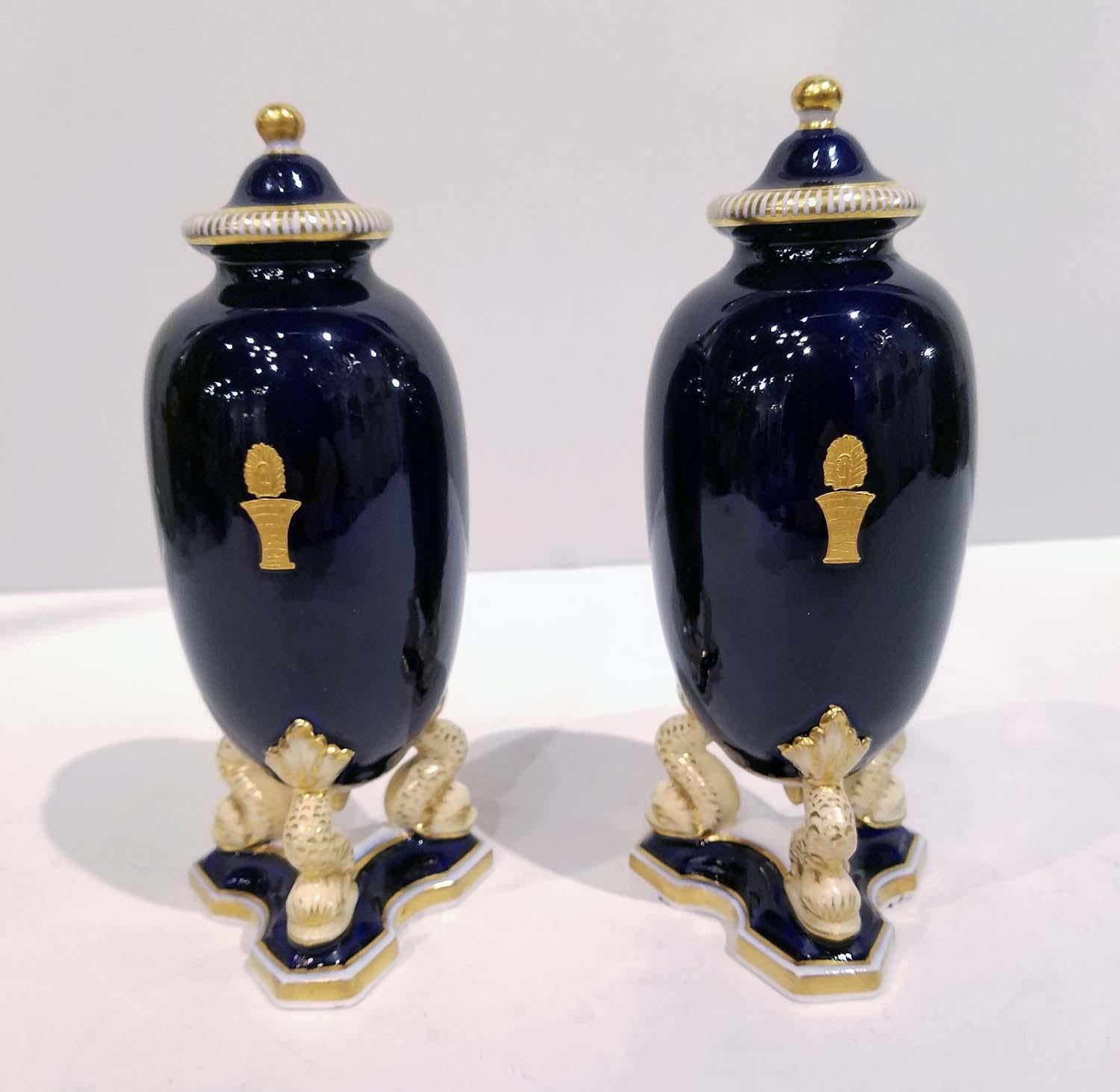 Pair of Granger & Co. Worcester Porcelain Covered Vases For Sale 2