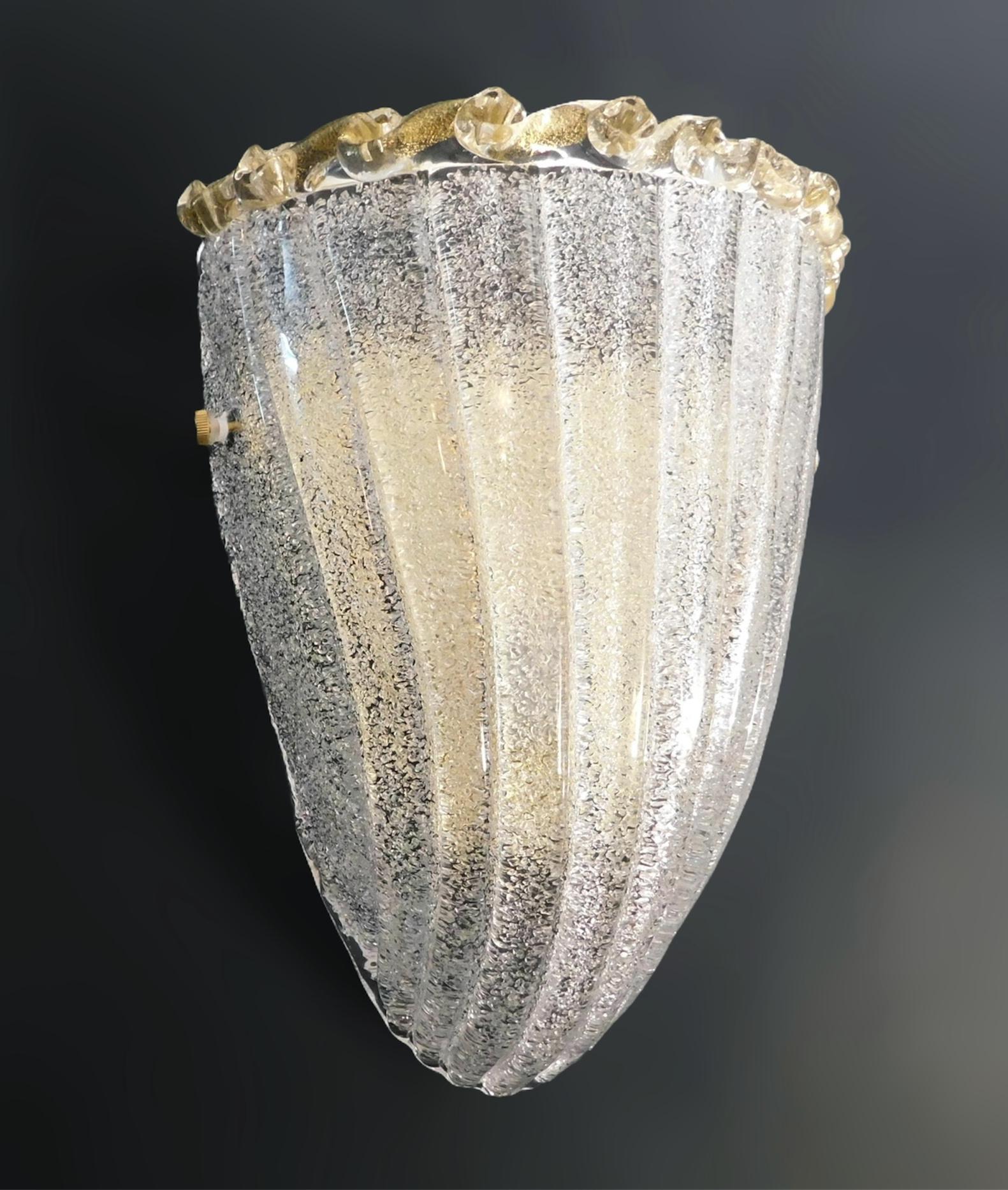 Italiano Coppia di lampade a scudo Graniglia, 3 coppie disponibili in vendita