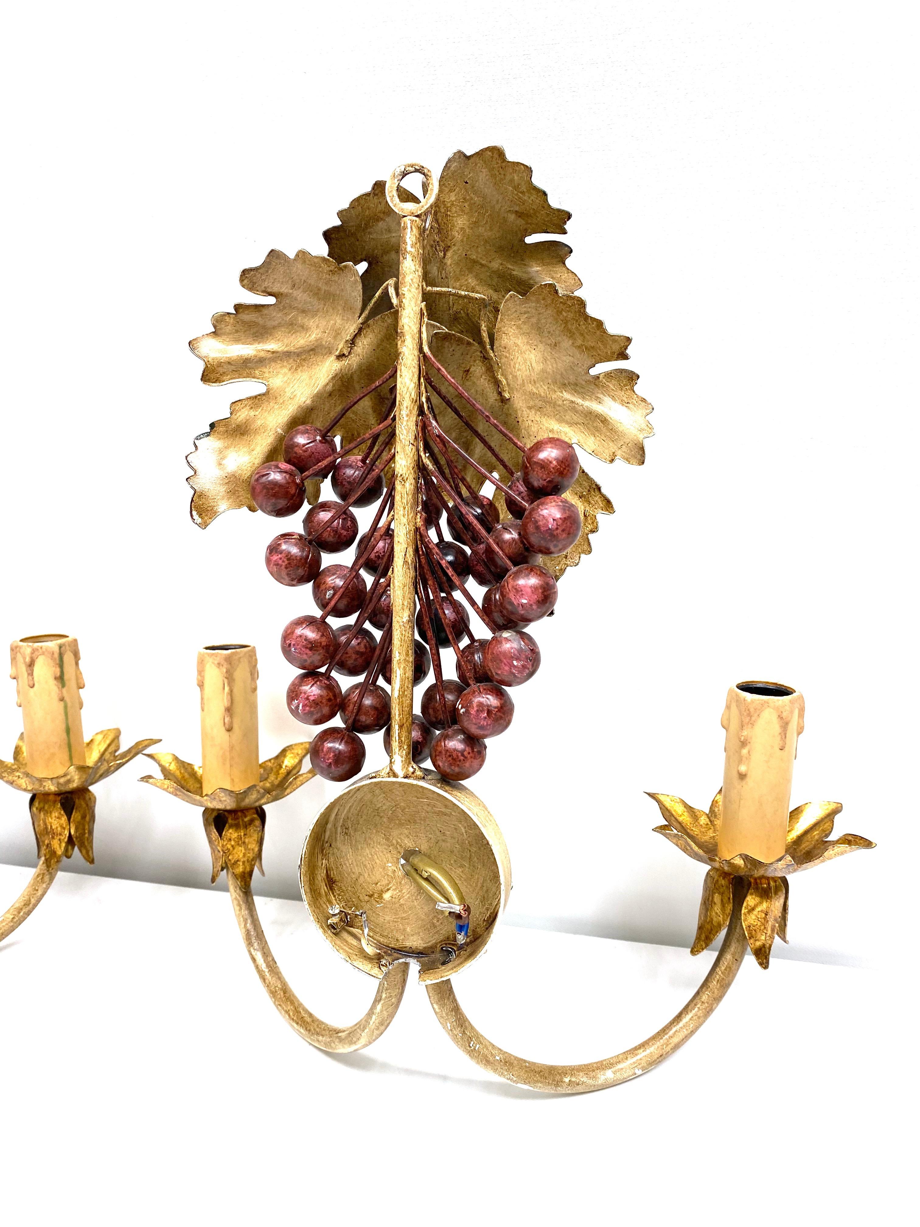 Pair of Grape and Leaf Tole Sconces Polychrome Metal, 1960s, Italy For Sale 8