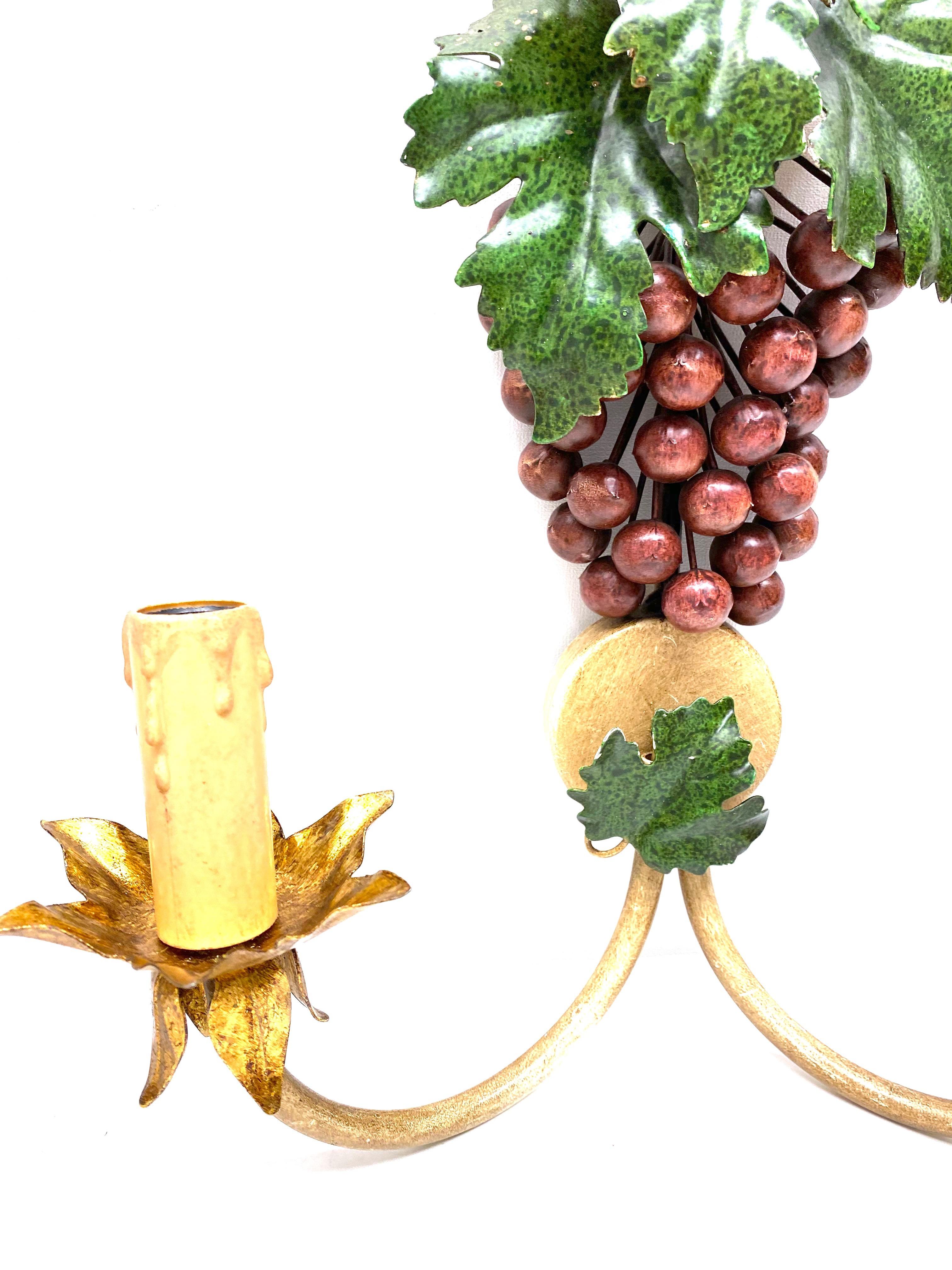 Pair of Grape and Leaf Tole Sconces Polychrome Metal, 1960s, Italy For Sale 2
