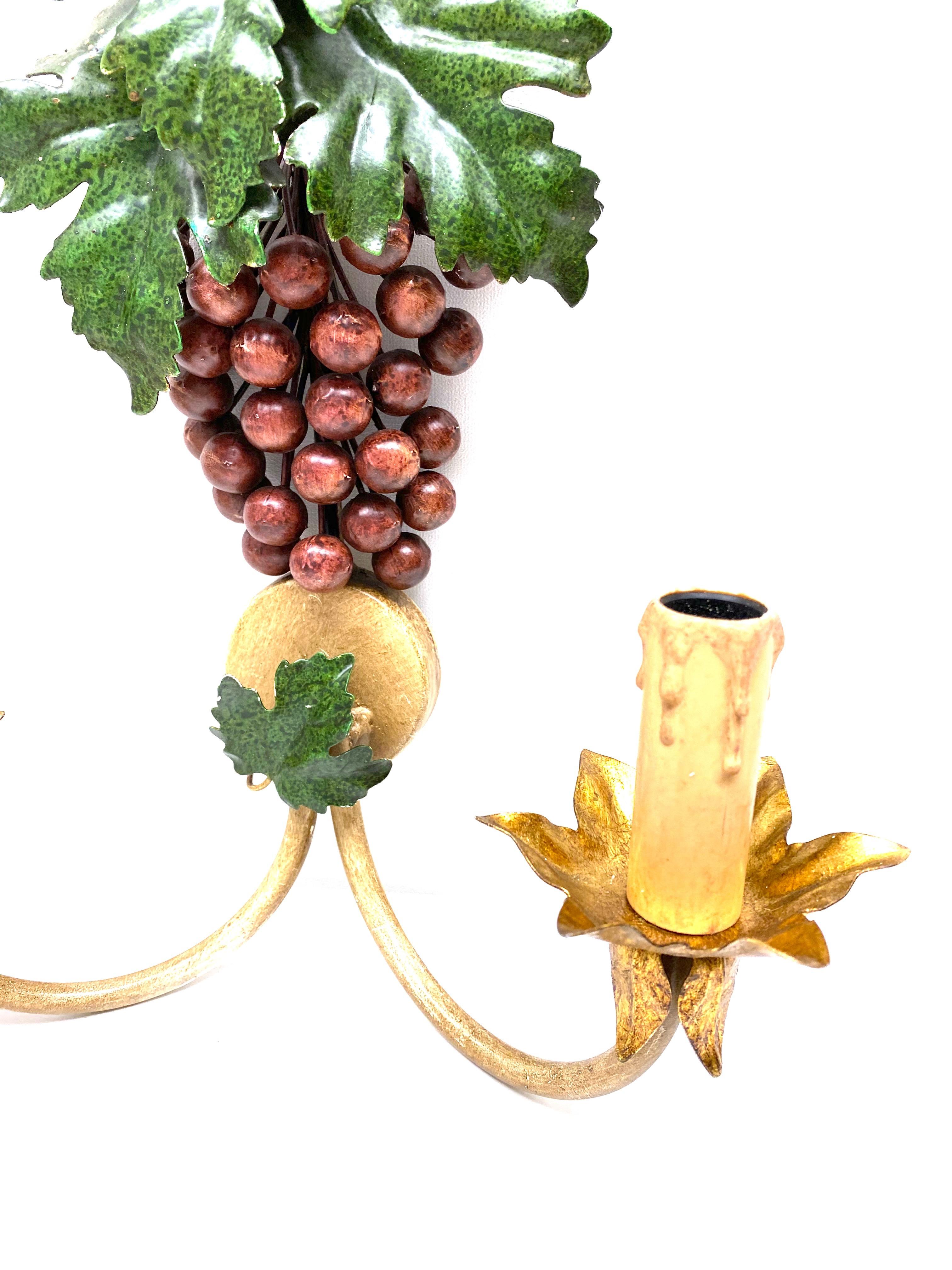 Pair of Grape and Leaf Tole Sconces Polychrome Metal, 1960s, Italy For Sale 3