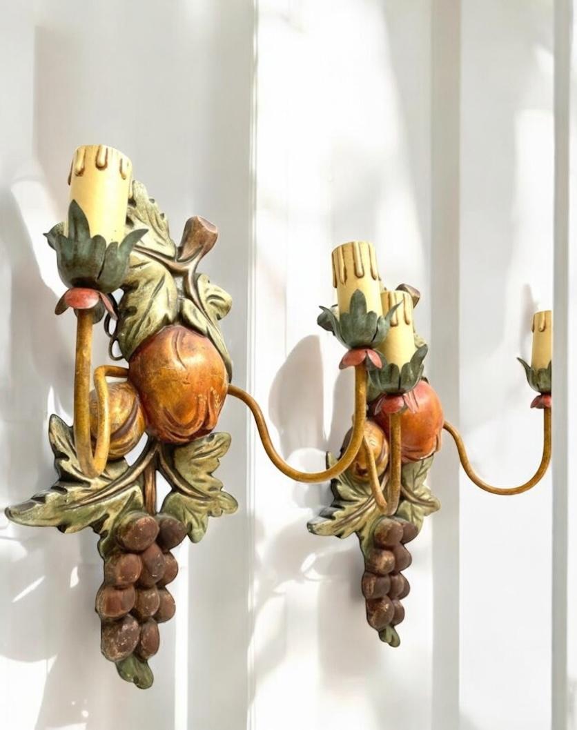 Pair of Grape and Leaf Tole Sconces Polychrome Wood, 1960s, Italy For Sale 9