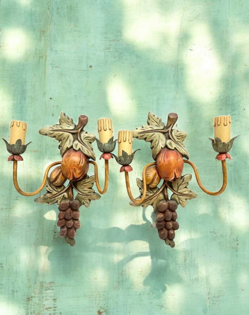 Pair of Grape and Leaf Tole Sconces Polychrome Wood, 1960s, Italy For Sale 10
