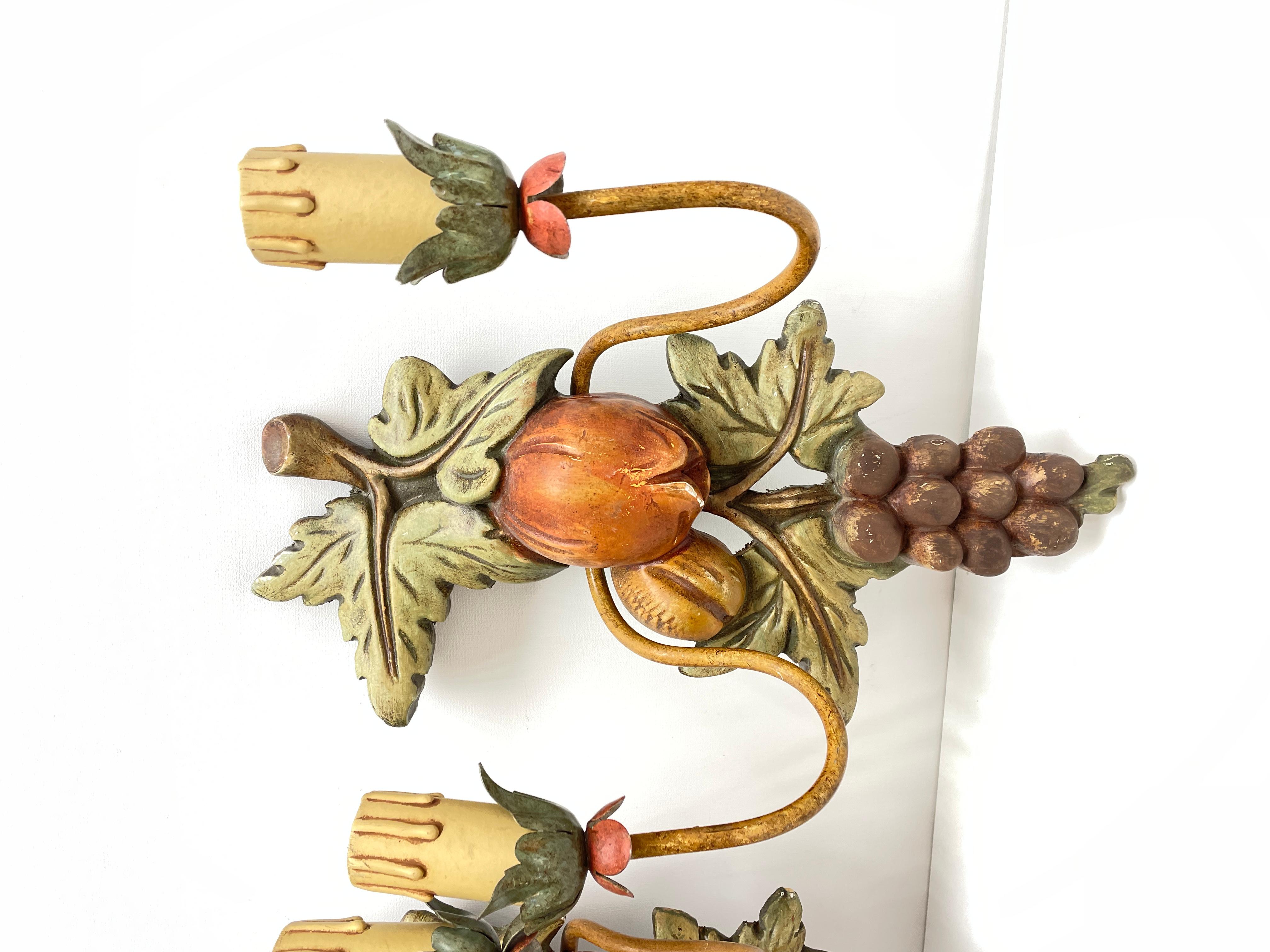 Hollywood Regency Pair of Grape and Leaf Tole Sconces Polychrome Wood, 1960s, Italy For Sale