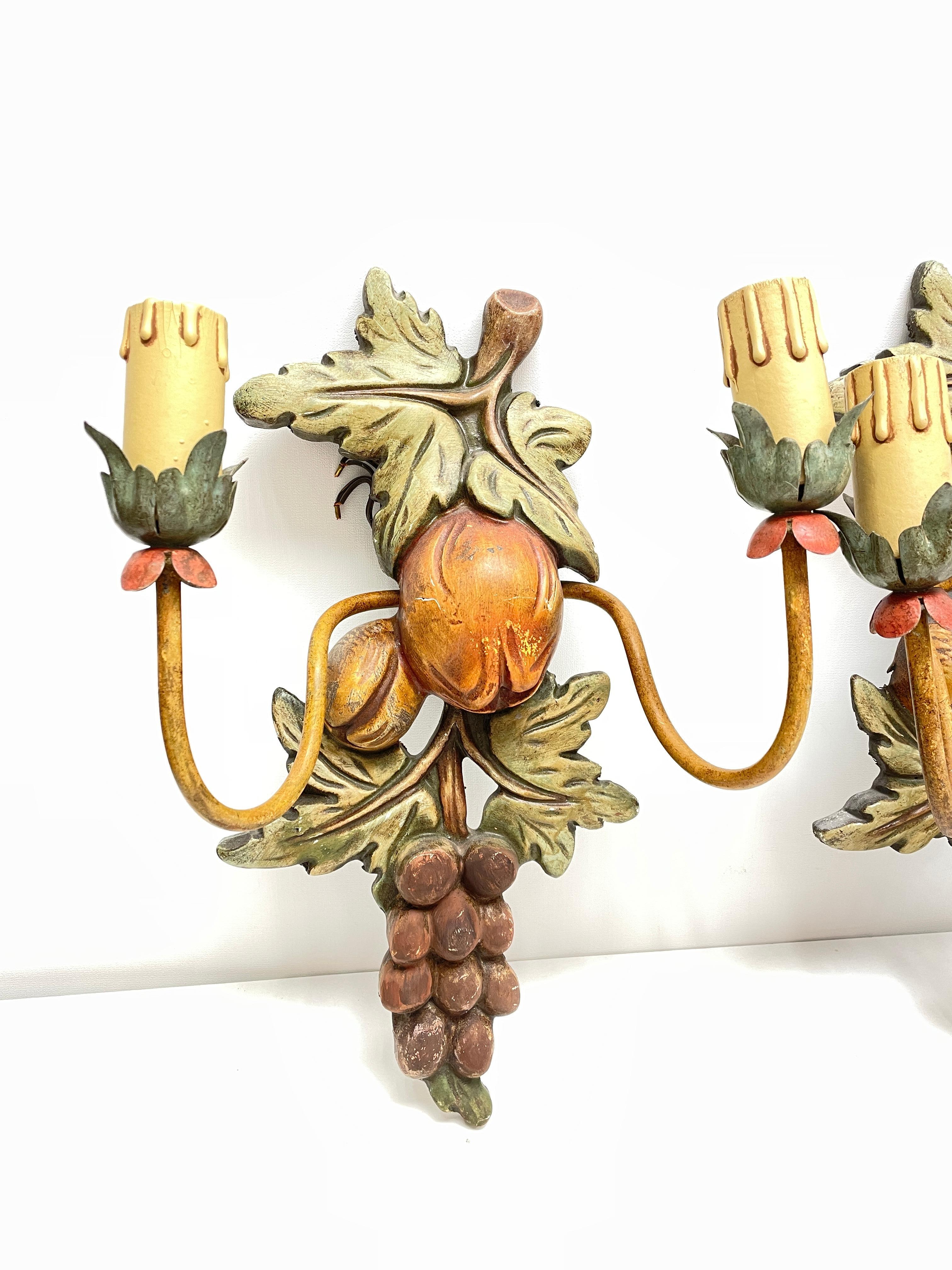 Italian Pair of Grape and Leaf Tole Sconces Polychrome Wood, 1960s, Italy For Sale