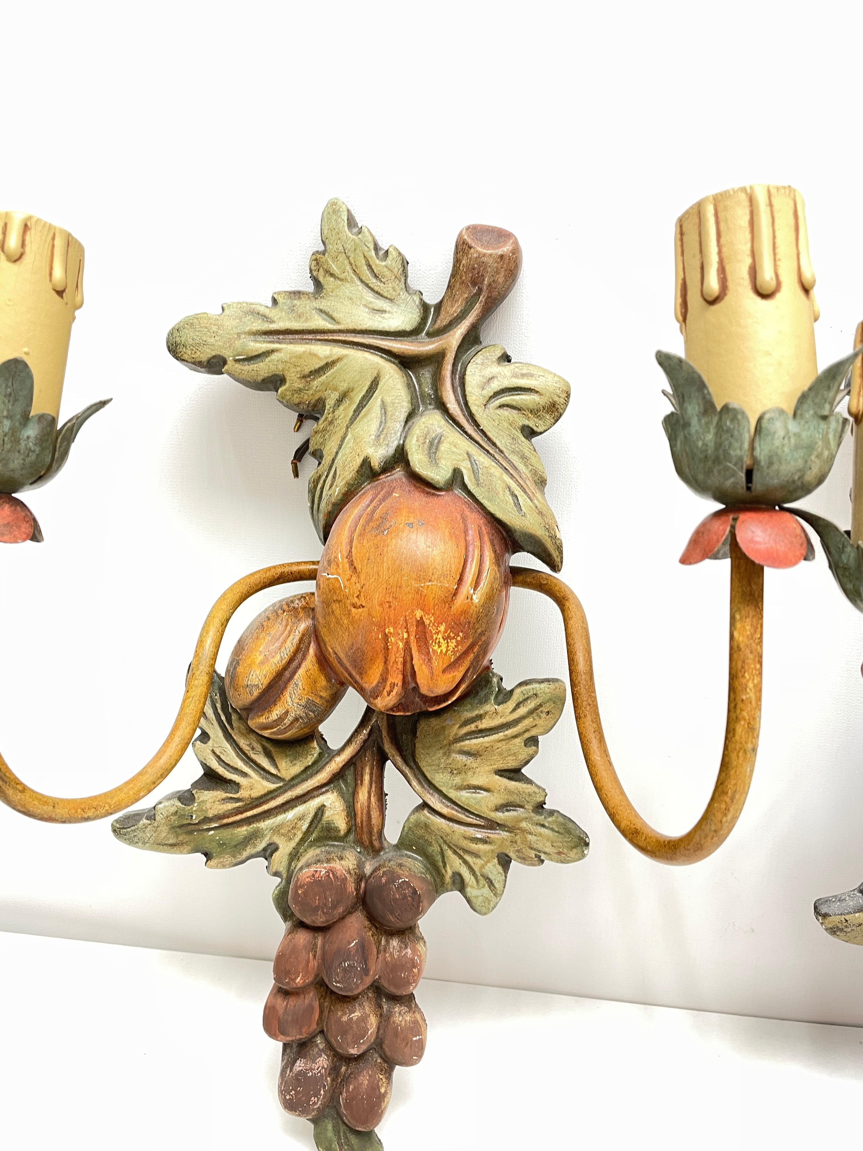 Metal Pair of Grape and Leaf Tole Sconces Polychrome Wood, 1960s, Italy For Sale