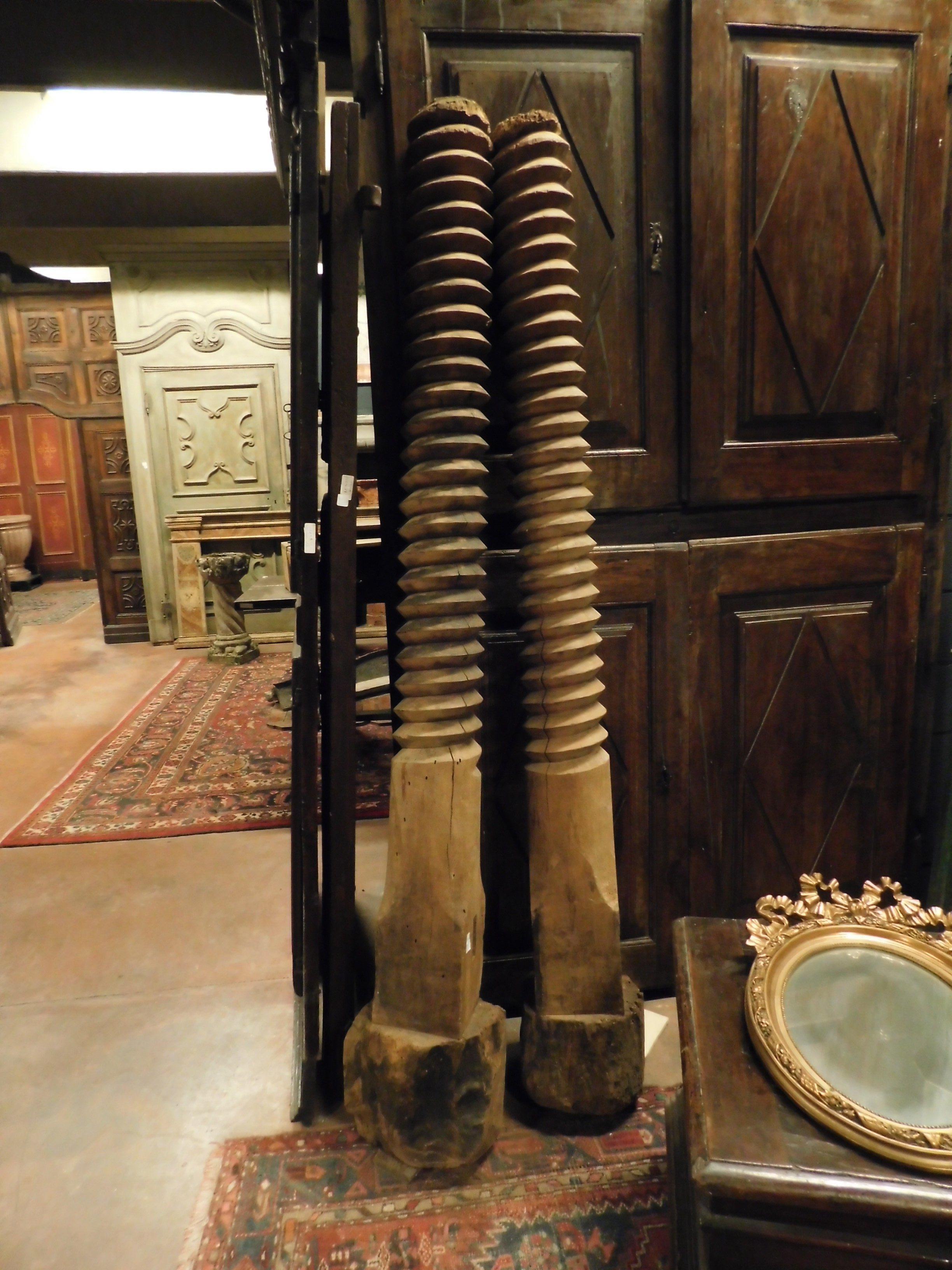 Pair of Grape Press Elements, Spiral Wood, Architectural Decoration, 1900, Italy In Good Condition In Cuneo, Italy (CN)