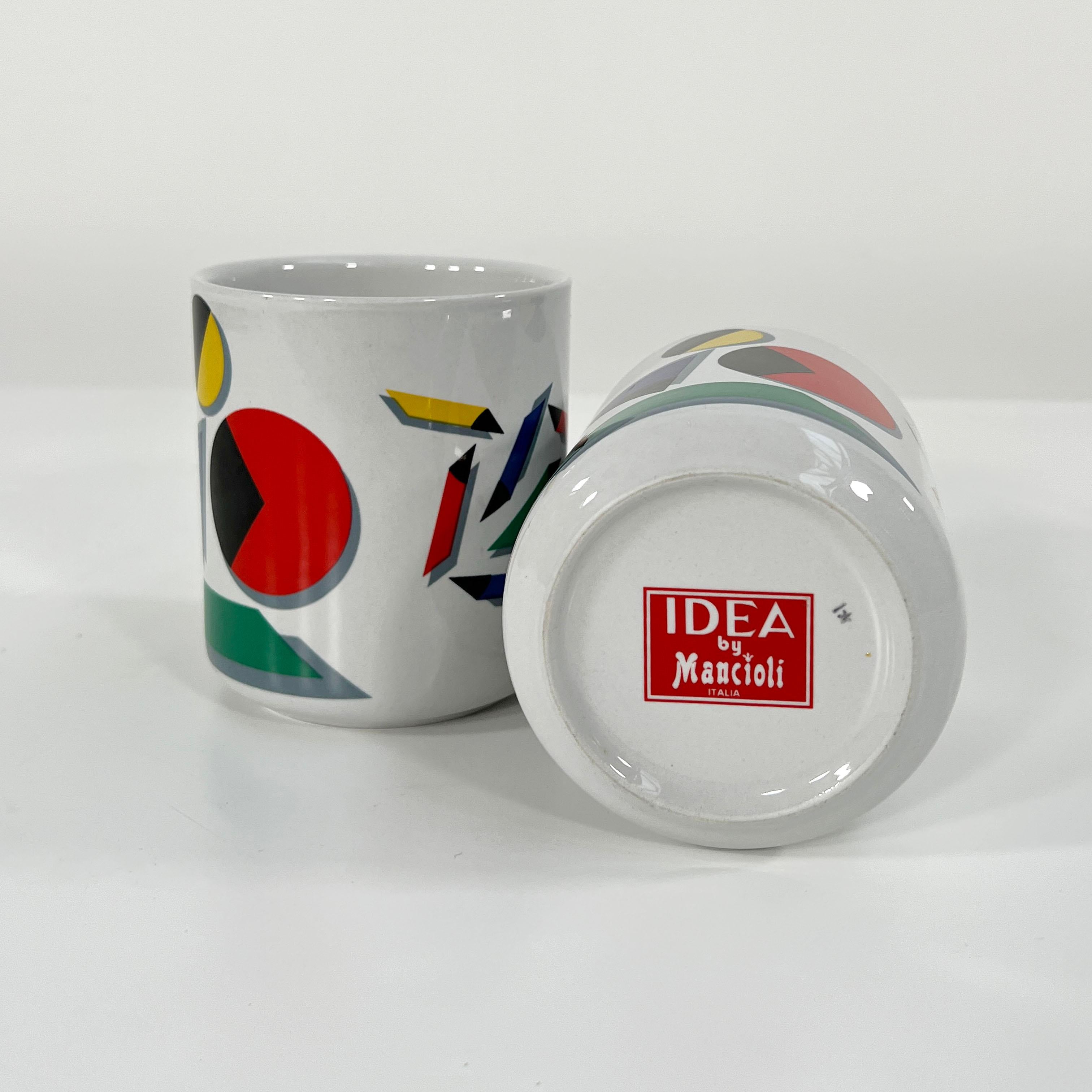 Pair of Graphic Ceramic Pots from Mancioli Italy, 1980s In Good Condition In Ixelles, Bruxelles