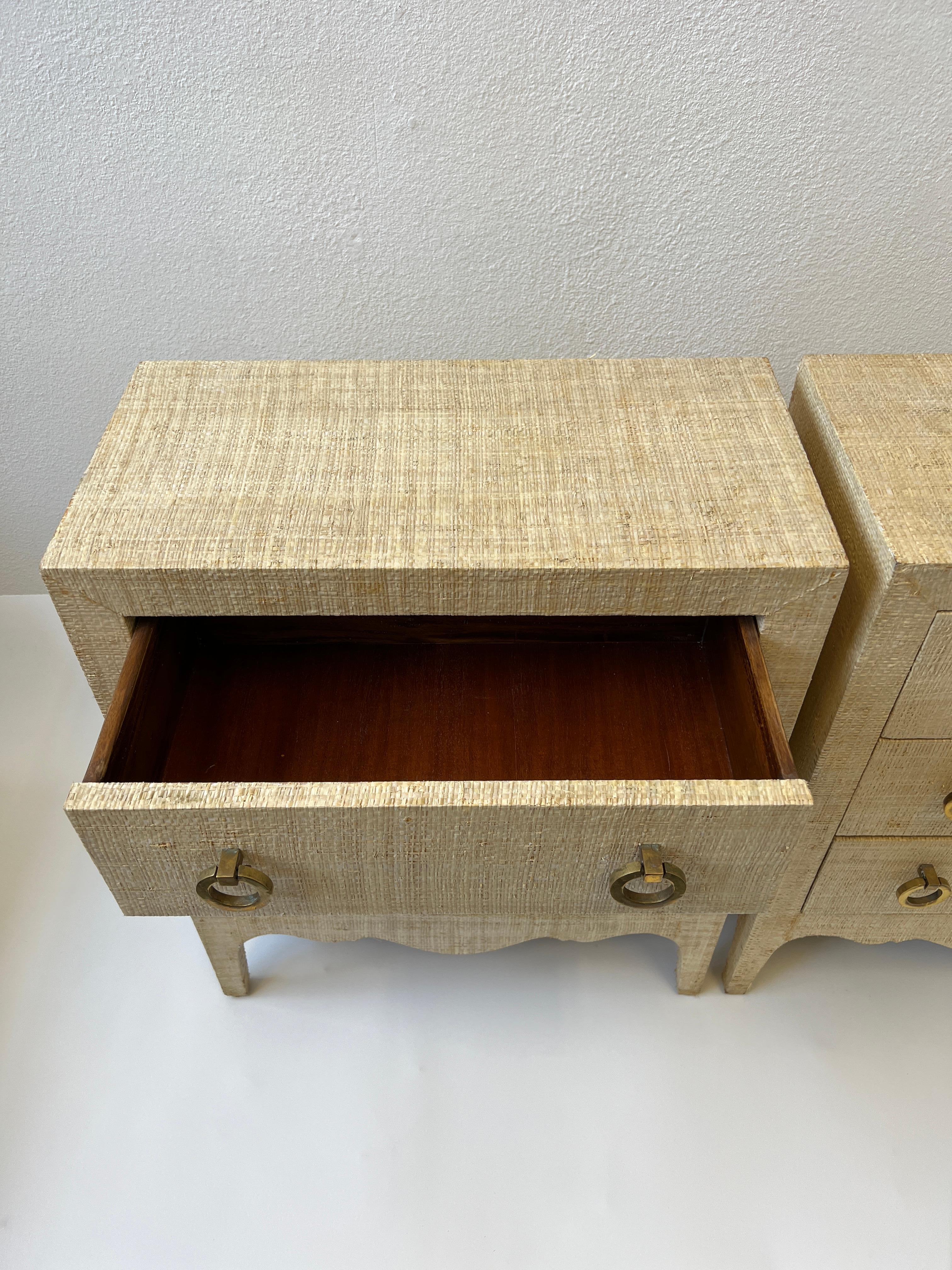 Pair of Grasscloth and Brass Night Stands In Good Condition For Sale In Palm Springs, CA