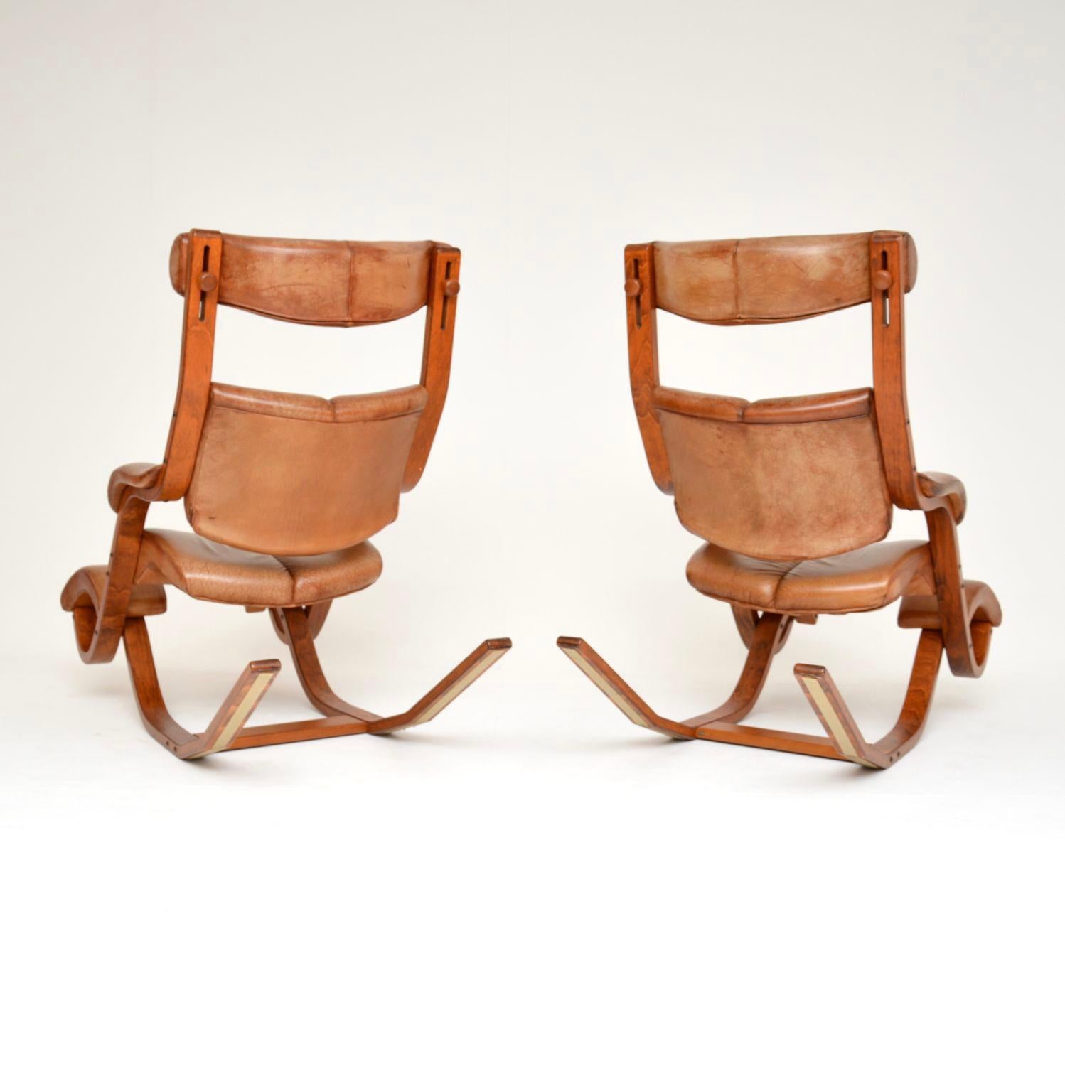 Pair of Gravity Balans Reclining Leather Armchairs by Peter Opsvik 3
