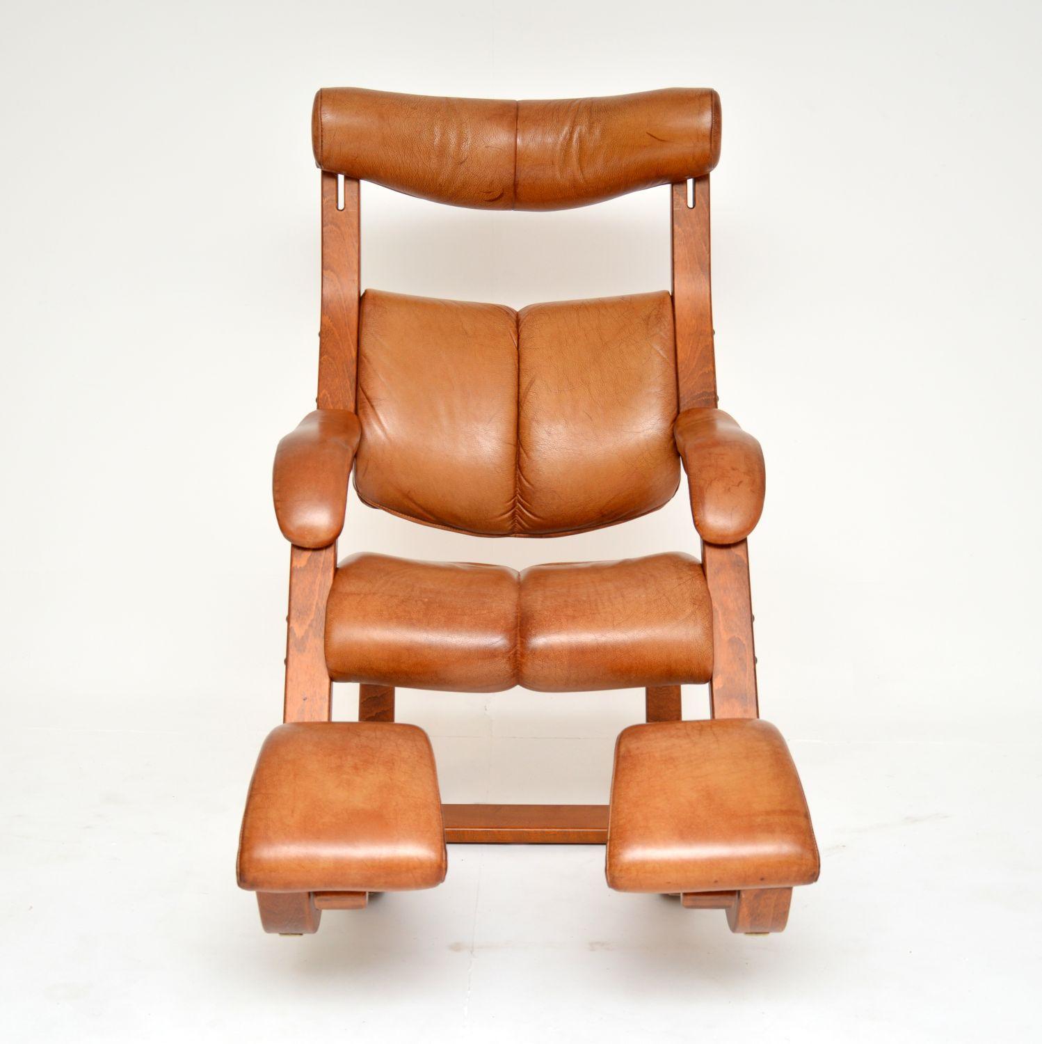 Pair of Gravity Balans Reclining Leather Armchairs by Peter Opsvik 6