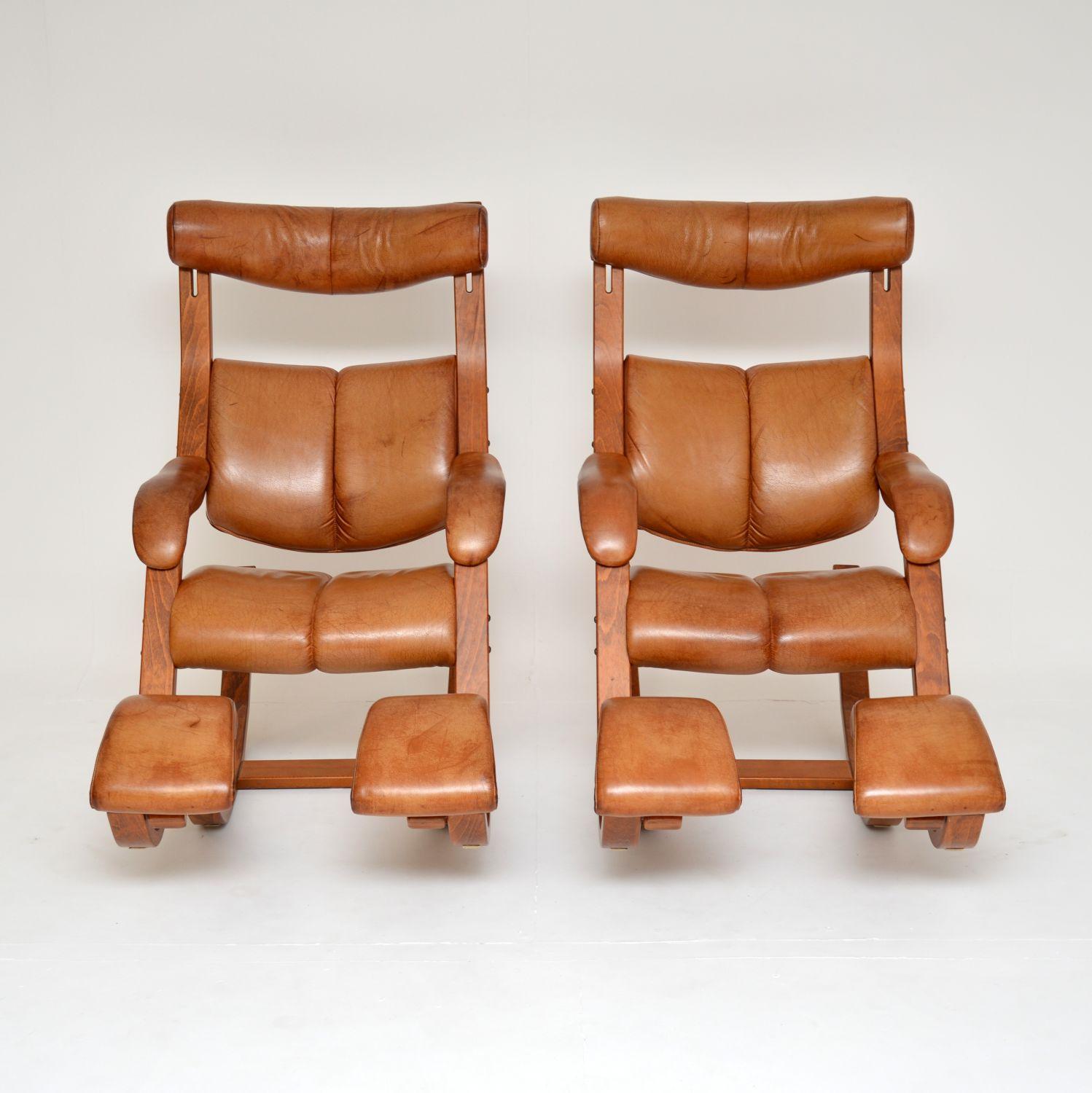 Mid-Century Modern Pair of Gravity Balans Reclining Leather Armchairs by Peter Opsvik