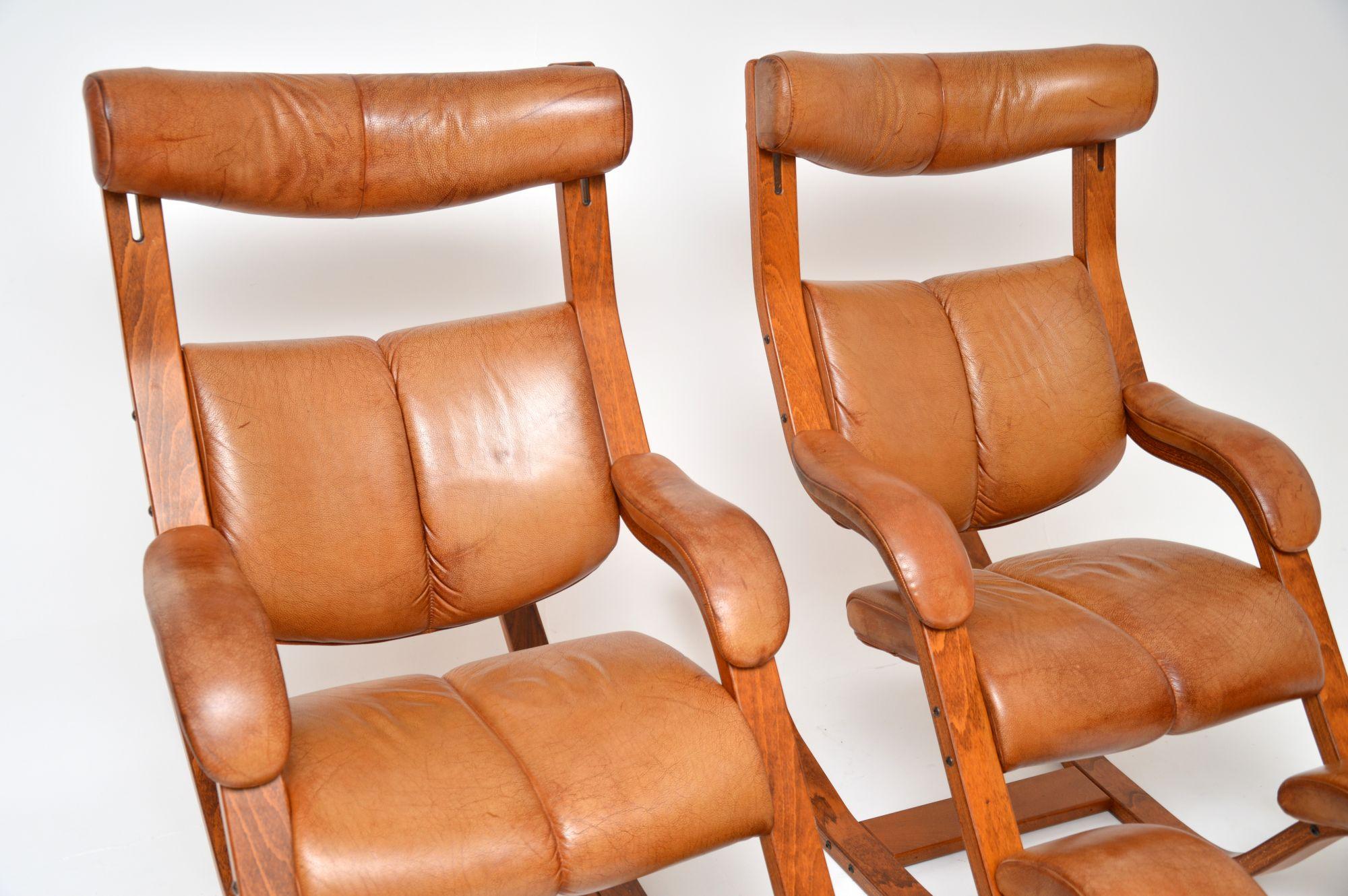 Pair of Gravity Balans Reclining Leather Armchairs by Peter Opsvik 1