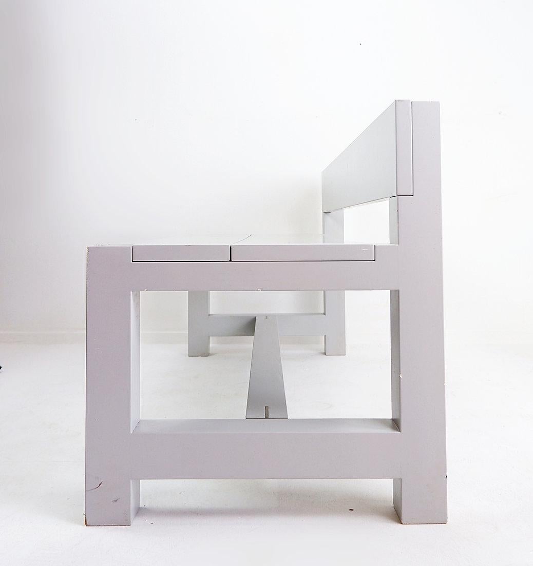 Paire de bancs gris par Claire Bataille et Paul Ibens - Belgique 4