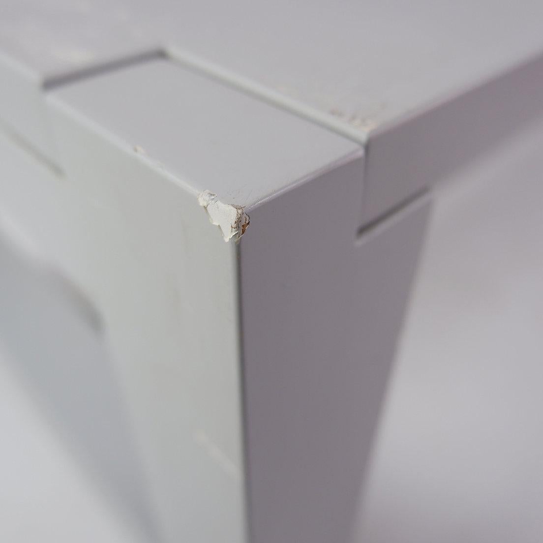 Métal Paire de bancs gris par Claire Bataille et Paul Ibens - Belgique