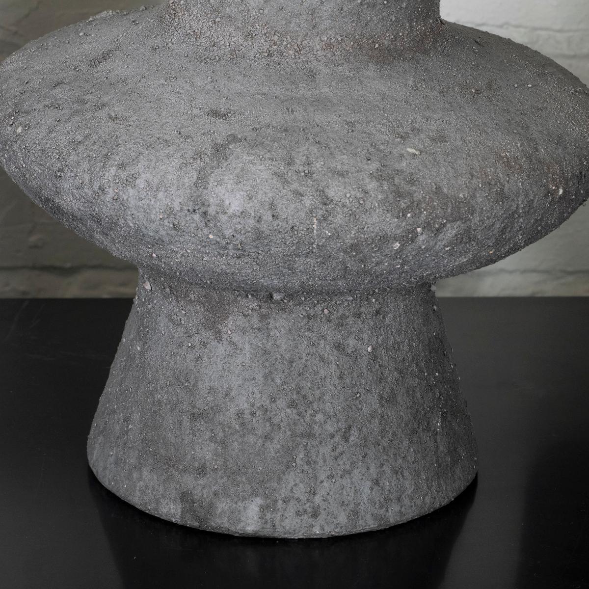Pareja de lámparas de sobremesa de cerámica gris Moderno de mediados de siglo en venta