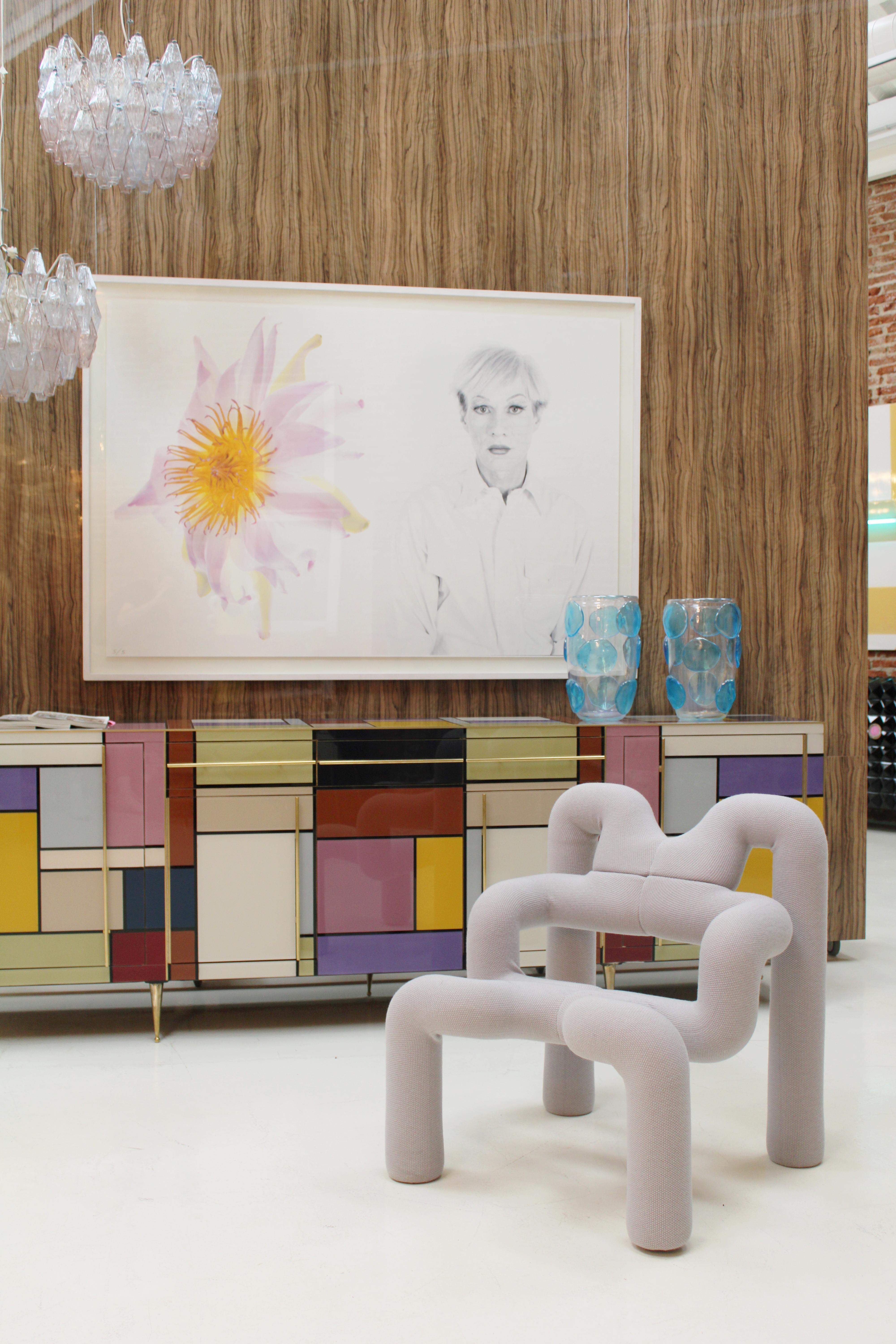 XXIe siècle et contemporain Paire de fauteuils Ekstren gris - confort et style en vente