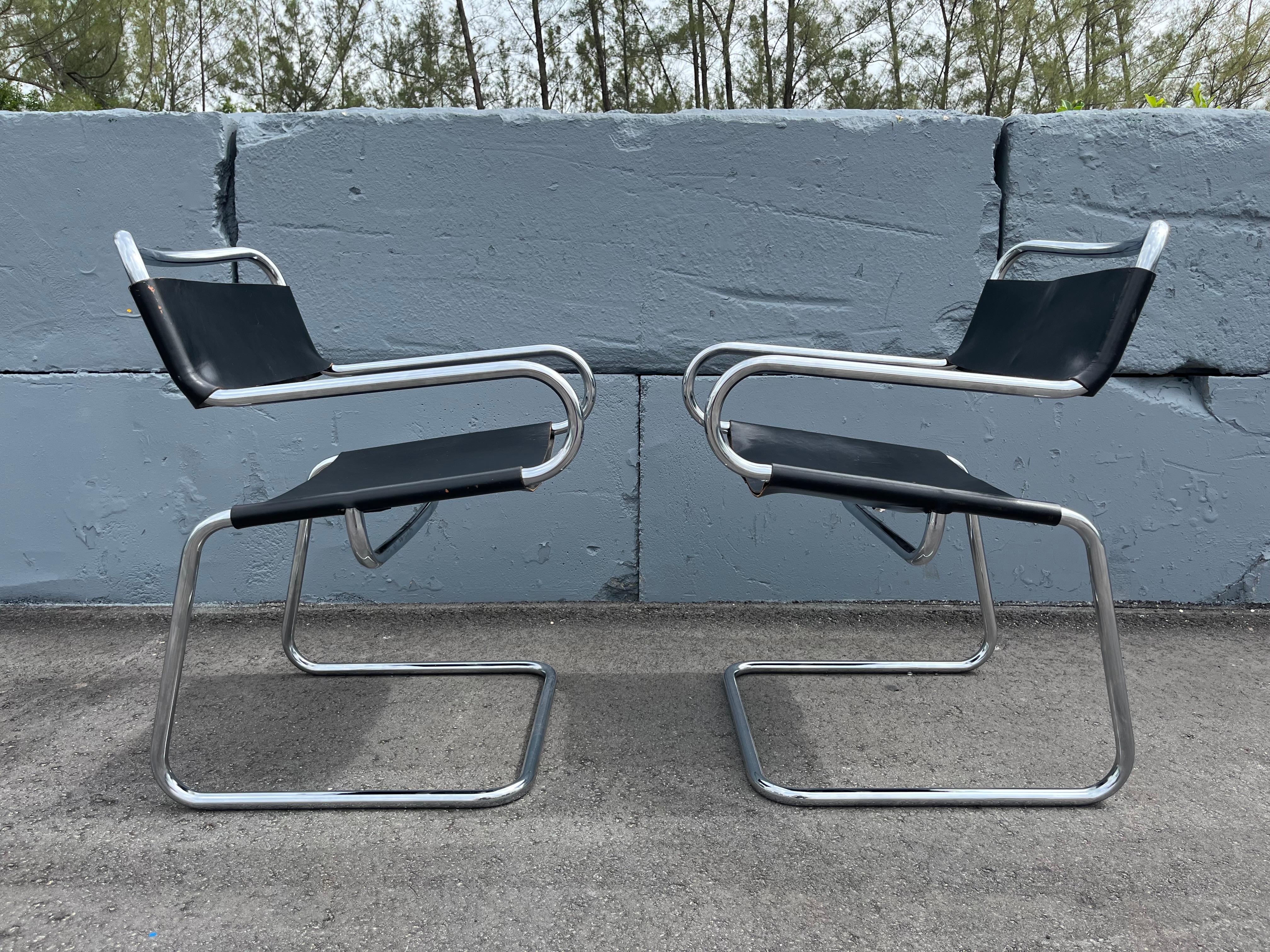 Paire de superbes fauteuils luge italiens en cuir sellier en vente 5