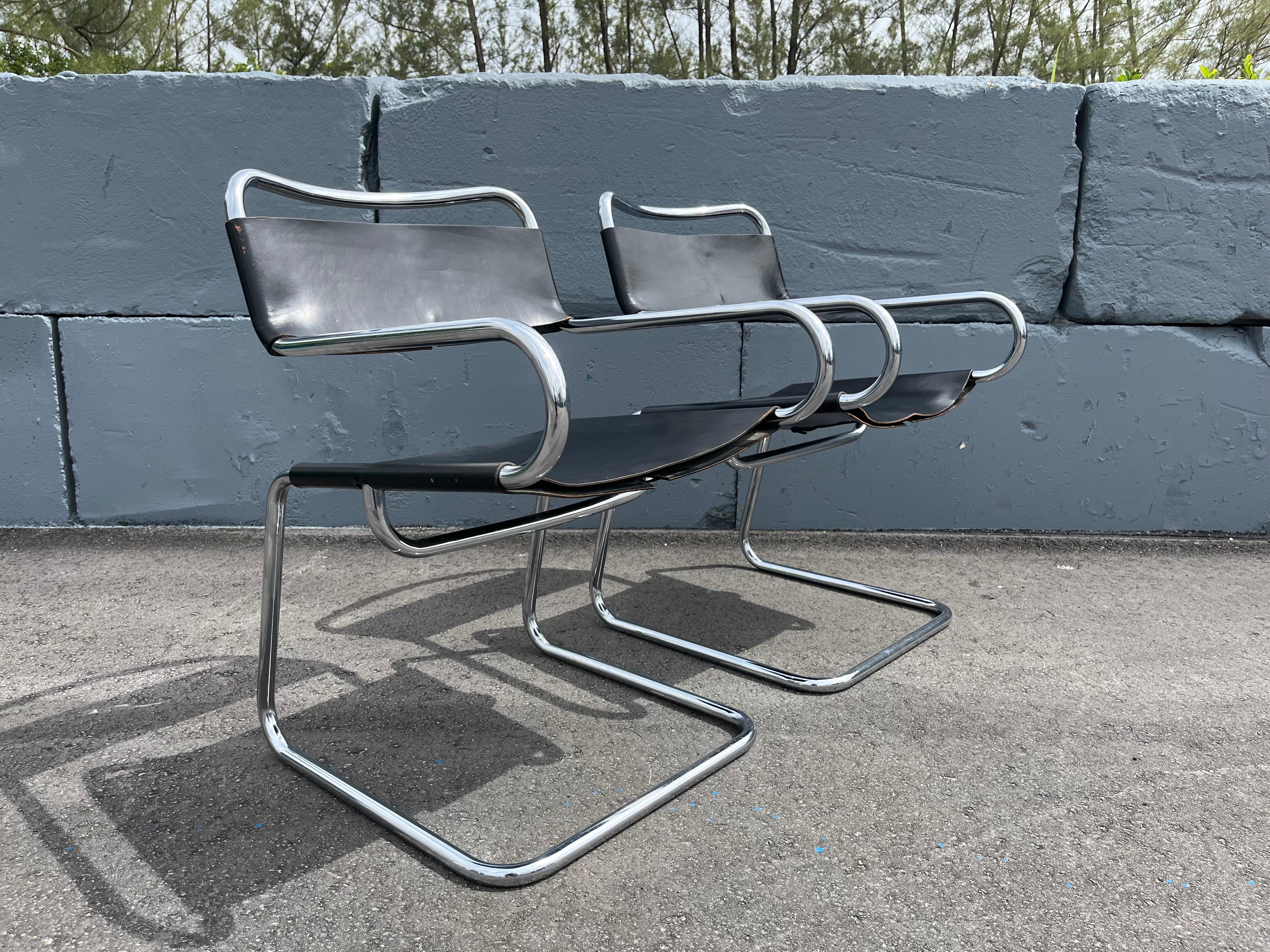 Fin du 20e siècle Paire de superbes fauteuils luge italiens en cuir sellier en vente
