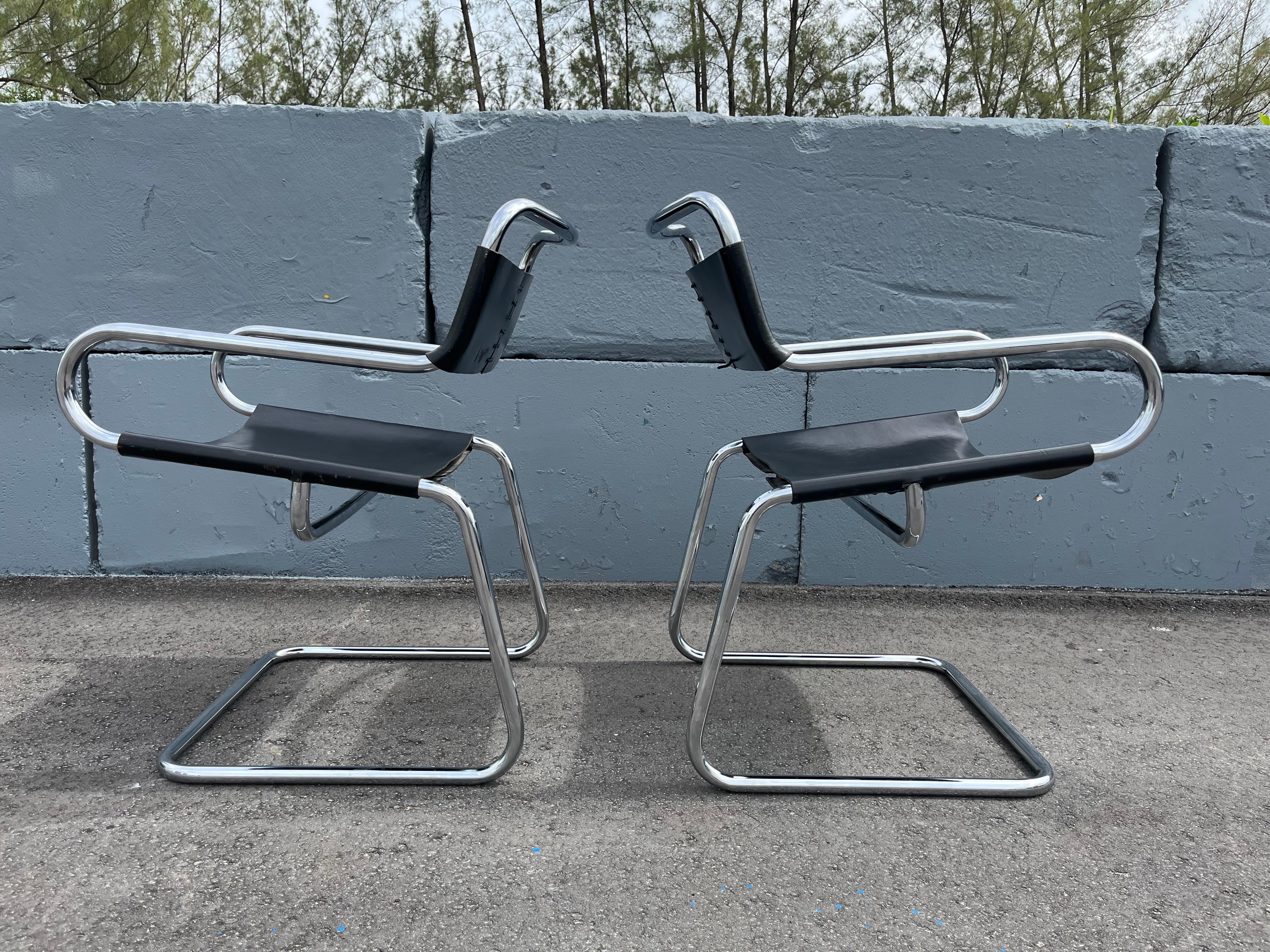 Cuir Paire de superbes fauteuils luge italiens en cuir sellier en vente