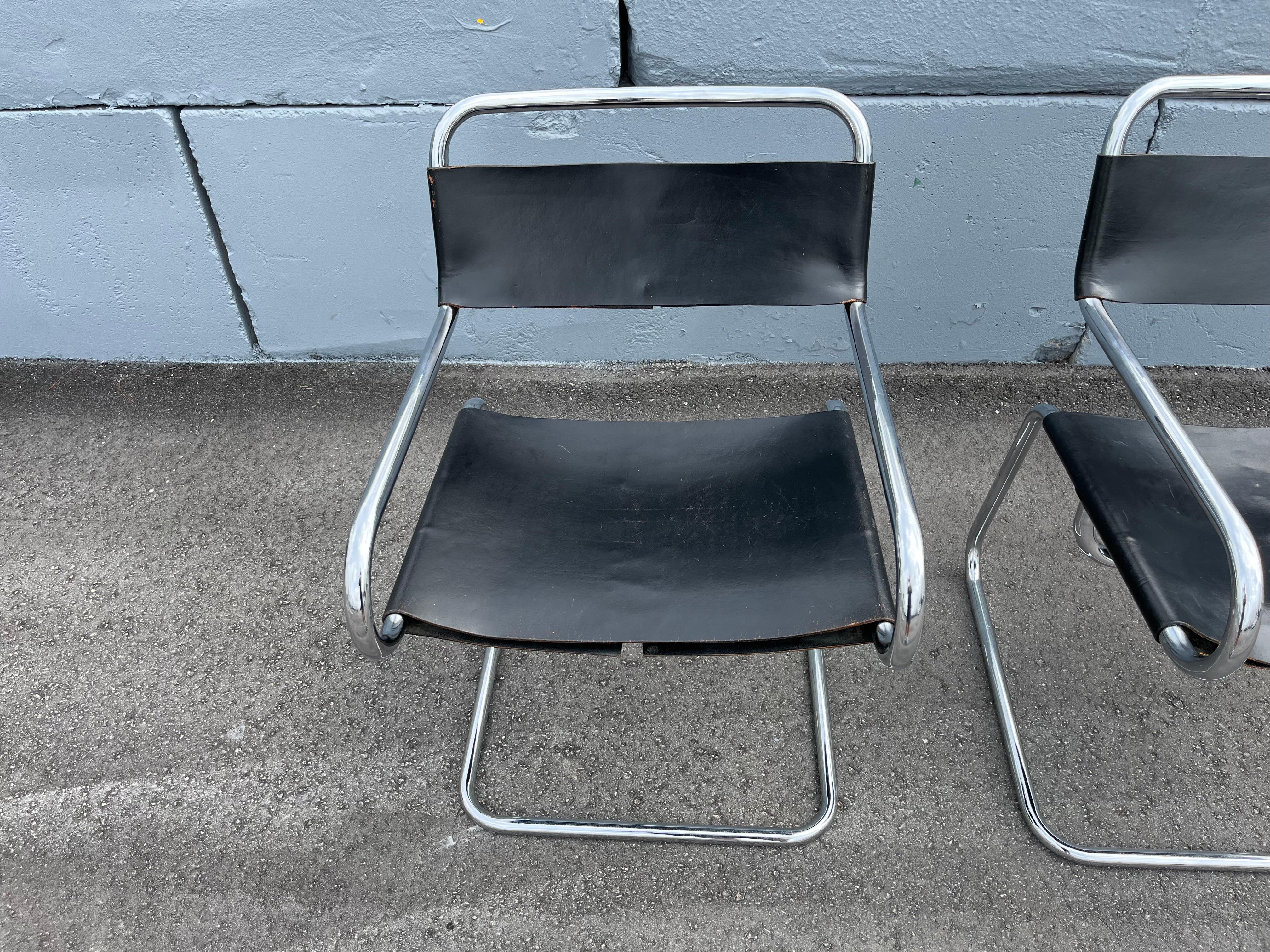 Paire de superbes fauteuils luge italiens en cuir sellier en vente 2