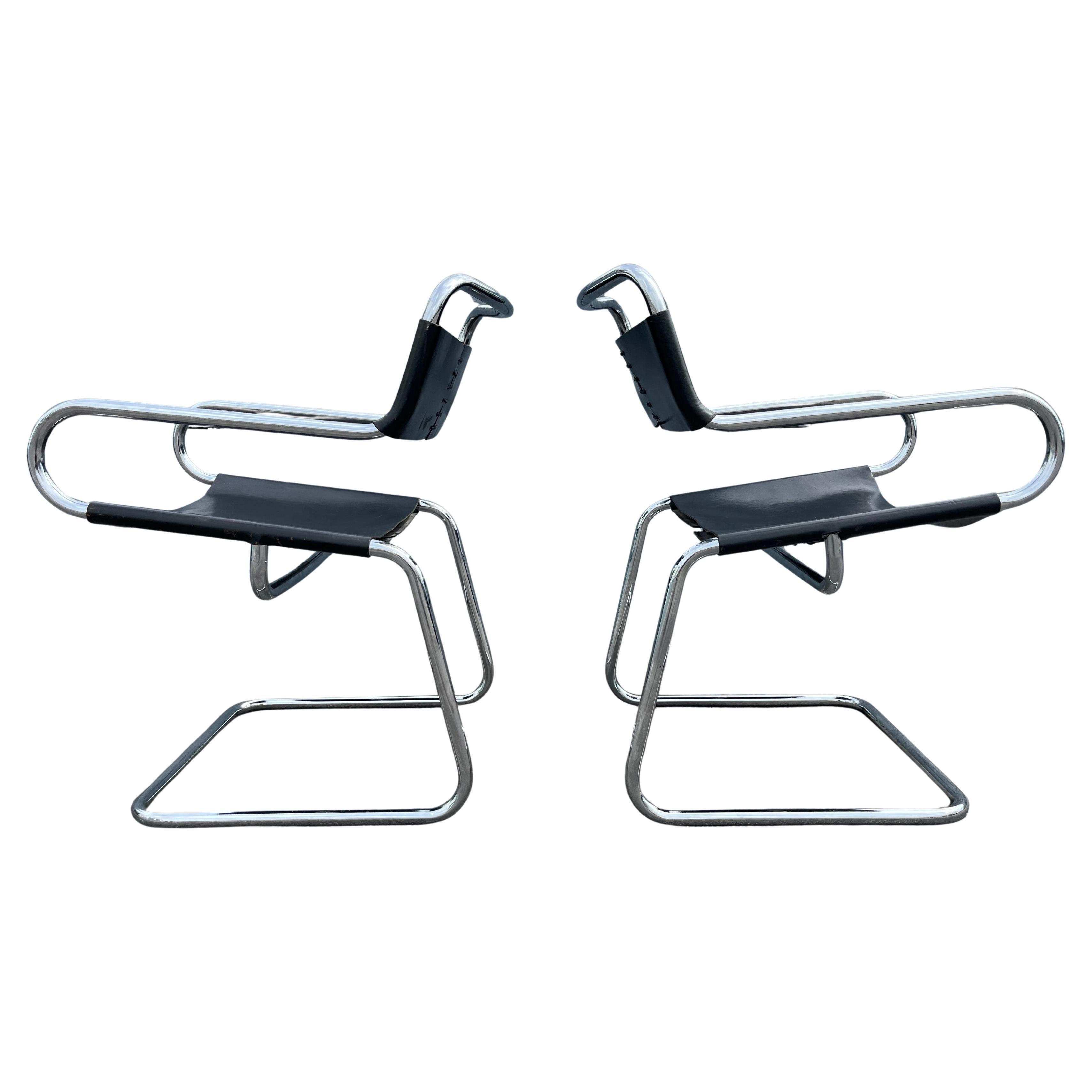 Paire de superbes fauteuils luge italiens en cuir sellier en vente