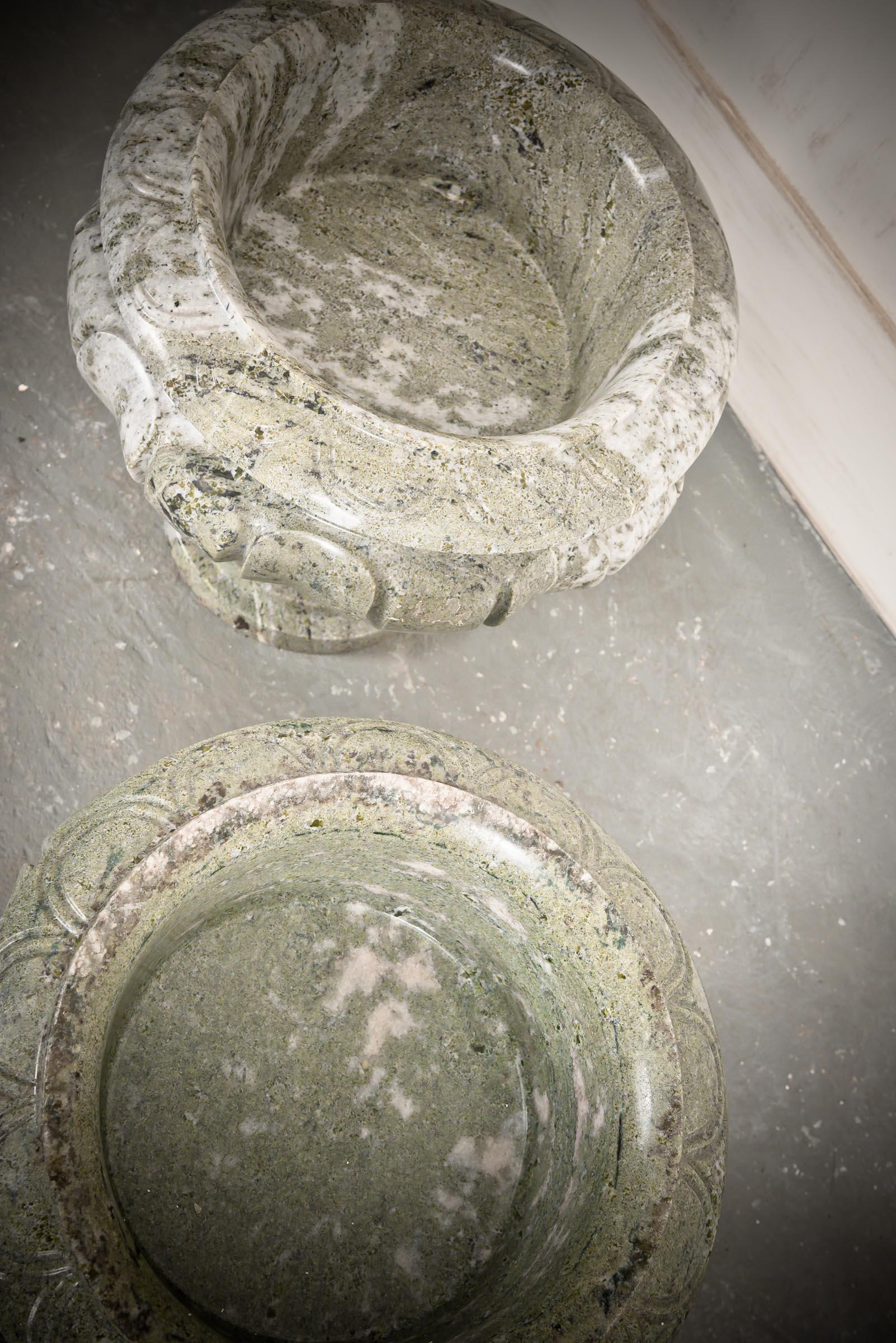 Pair of Greek Influenced Grand Tour Italian Marble Urns For Sale 7