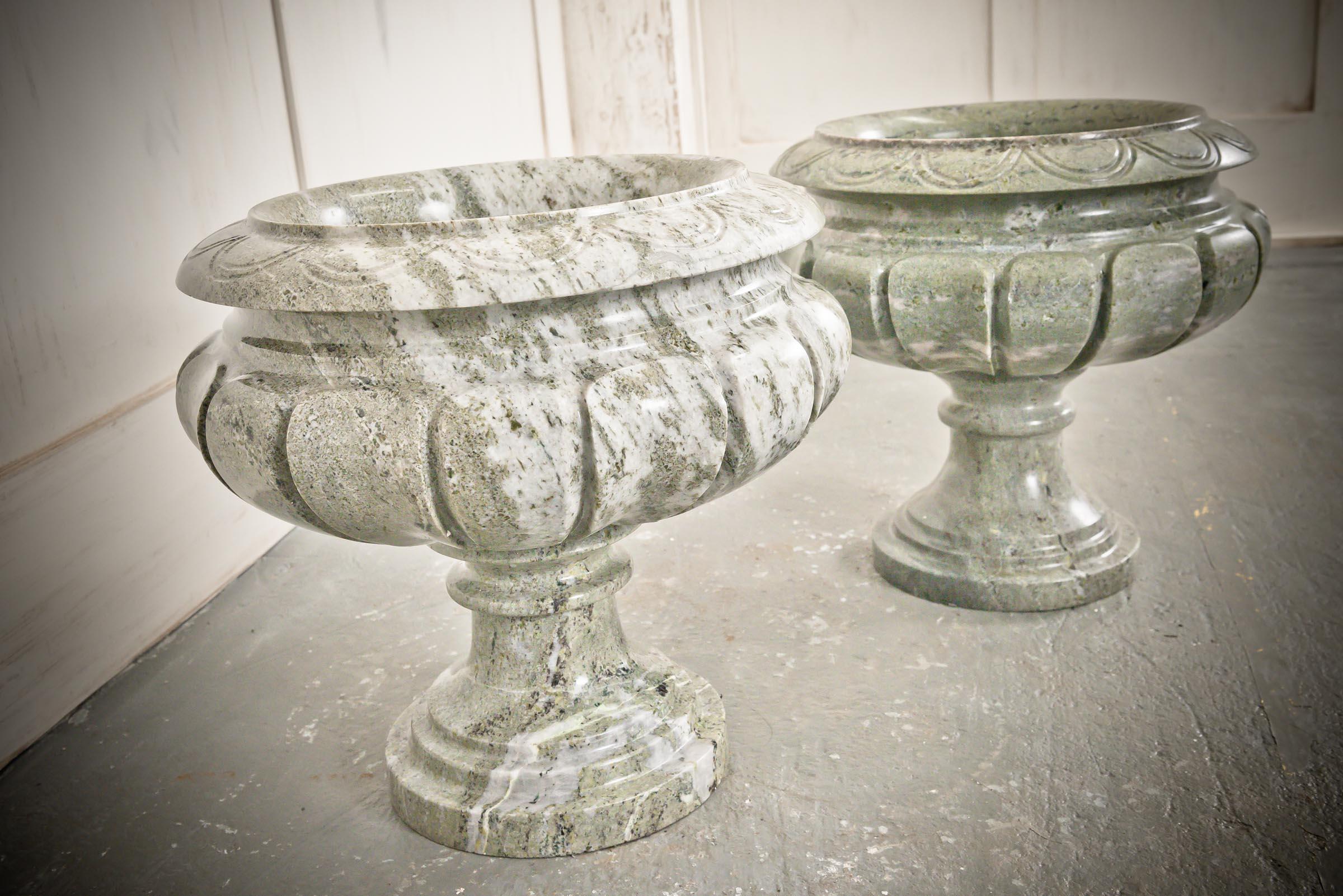 Pair of Greek Influenced Grand Tour Italian Marble Urns For Sale 3