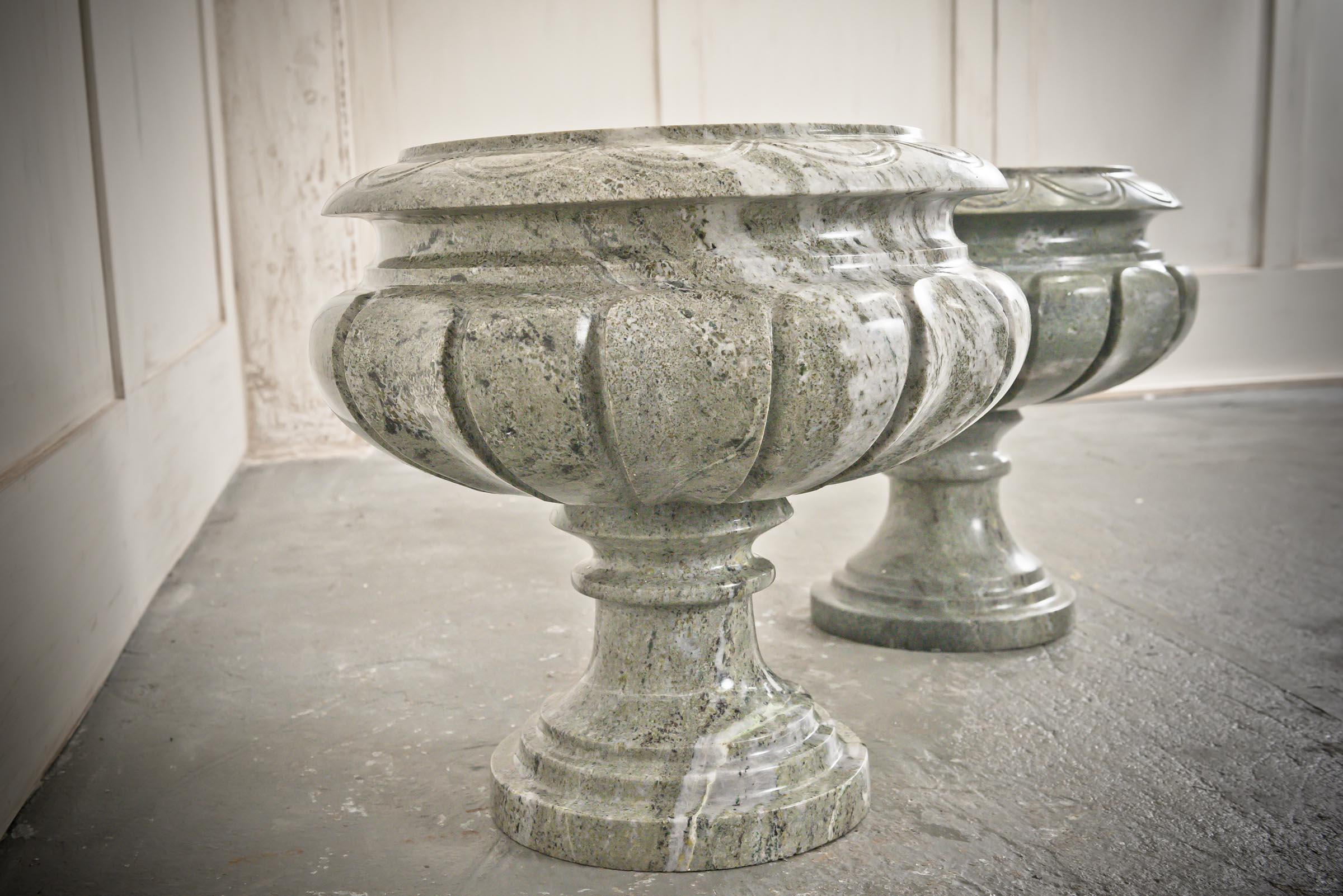 Pair of Greek Influenced Grand Tour Italian Marble Urns For Sale 4