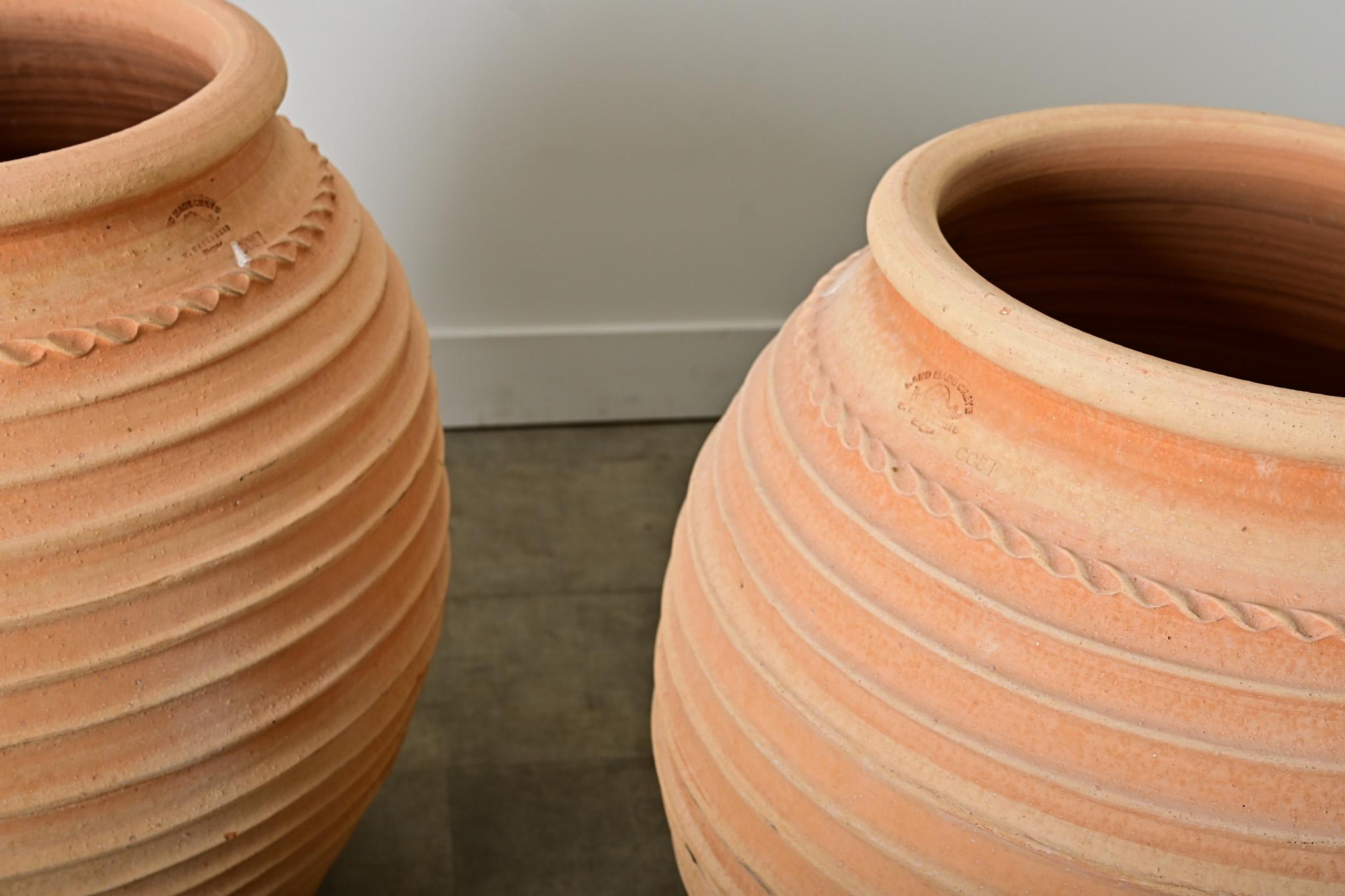 Altro Coppia di vasi in terracotta di riproduzione greca in vendita