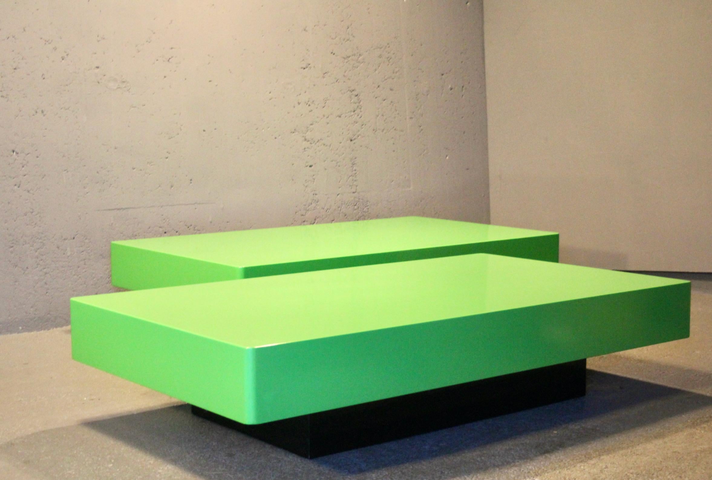 Italian Pair of green and black lacquered coffee table For Sale