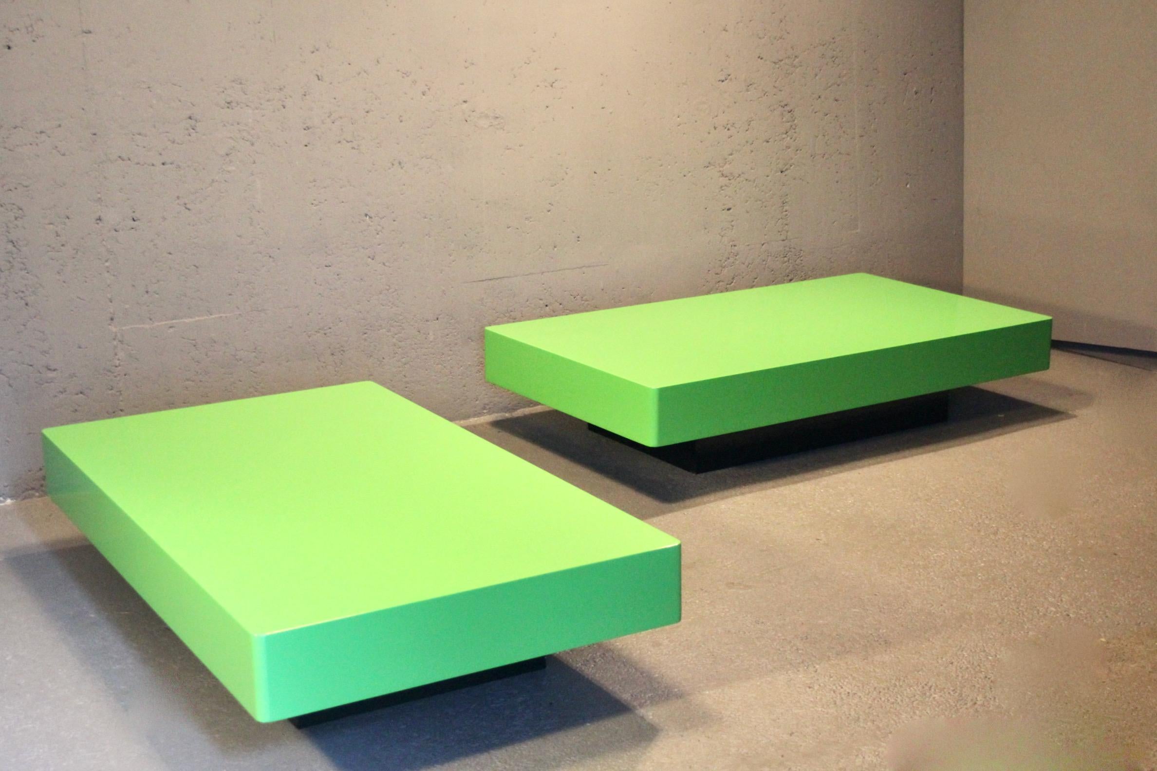Lacquered Pair of green and black lacquered coffee table For Sale