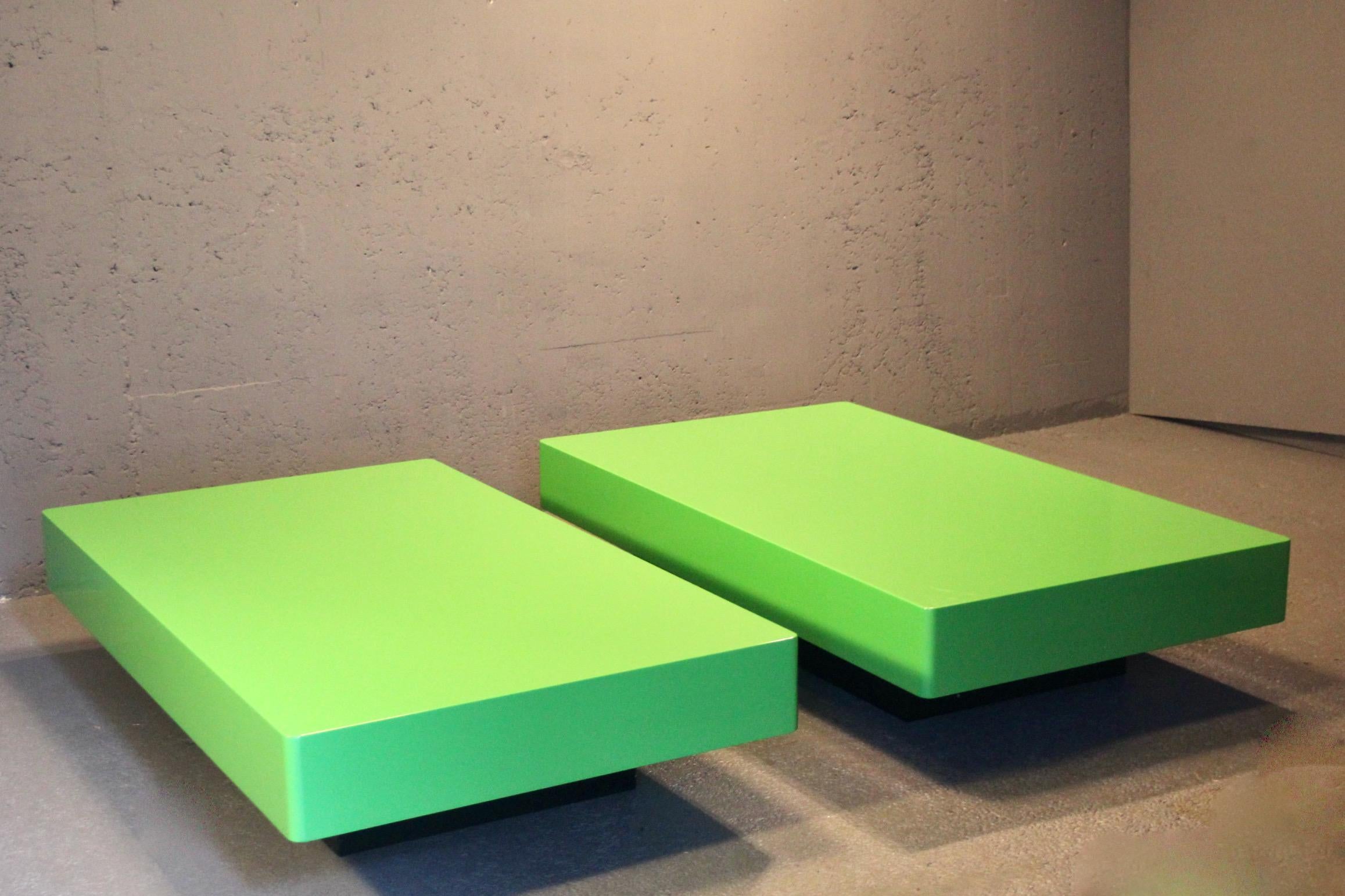 Pair of green and black lacquered coffee table For Sale 2