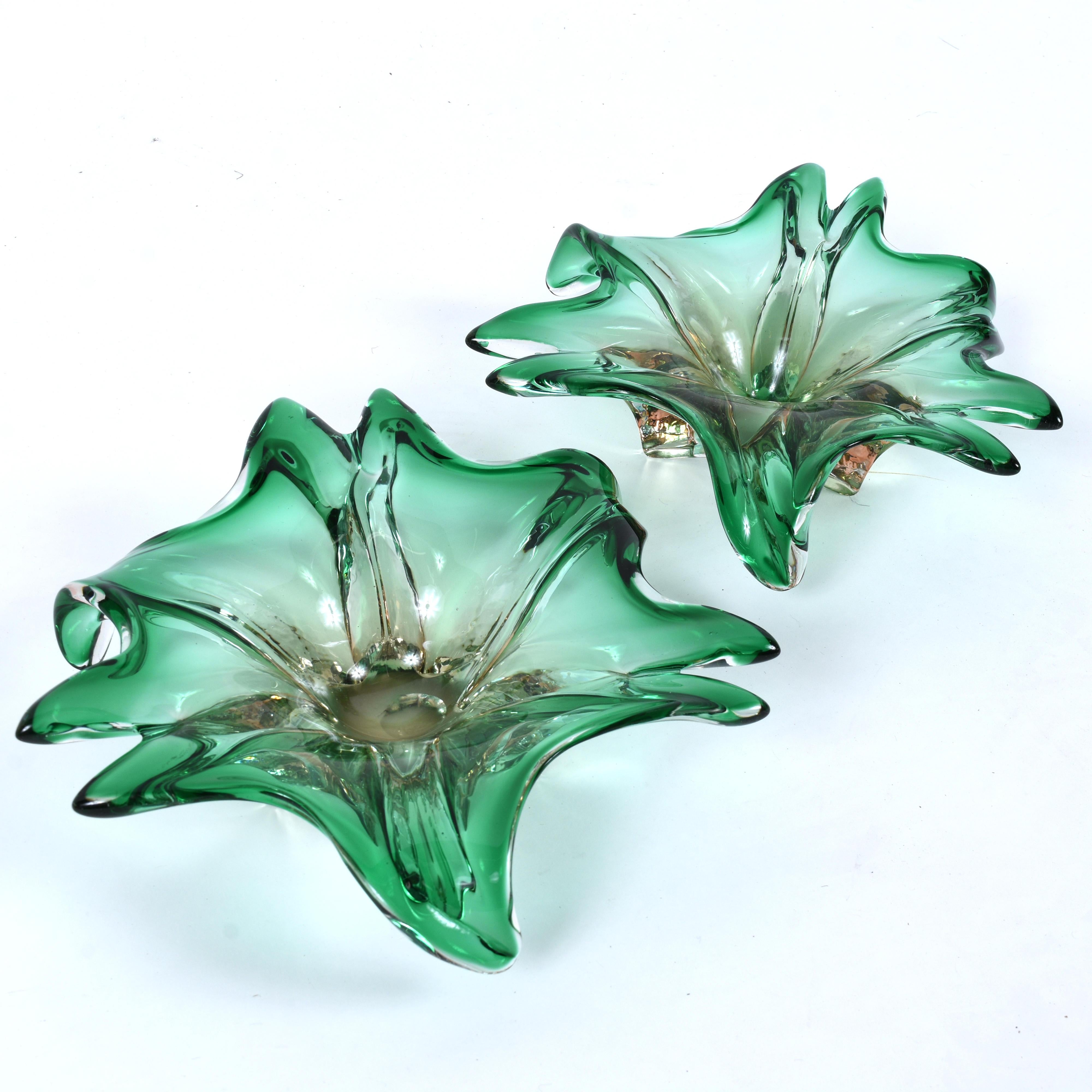 Italian Pair of Green and Pink Amorphic Botanical Floral Murano Glass Dishes For Sale