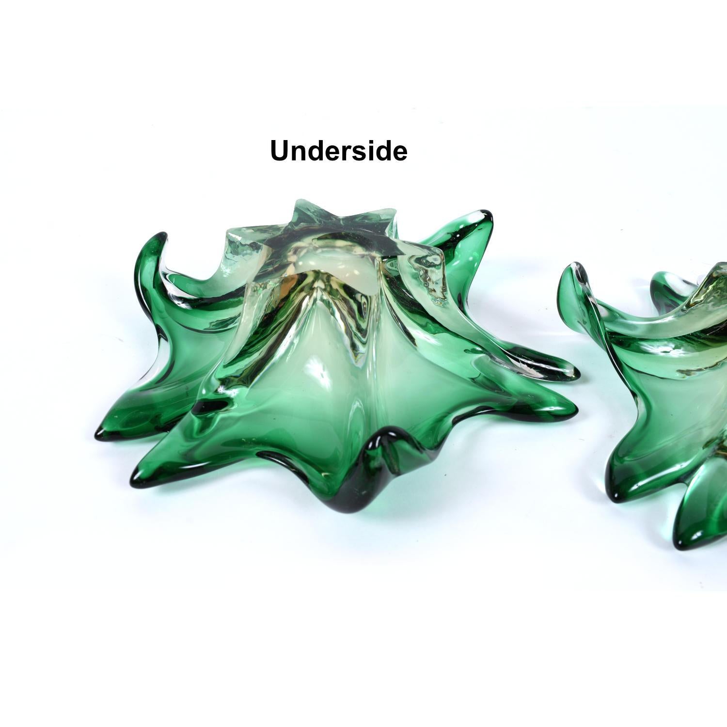 Pair of Green and Pink Amorphic Botanical Floral Murano Glass Dishes For Sale 1