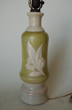 Coppia di lampade da tavolo in vetro lattimo verde e bianco di Aladdin