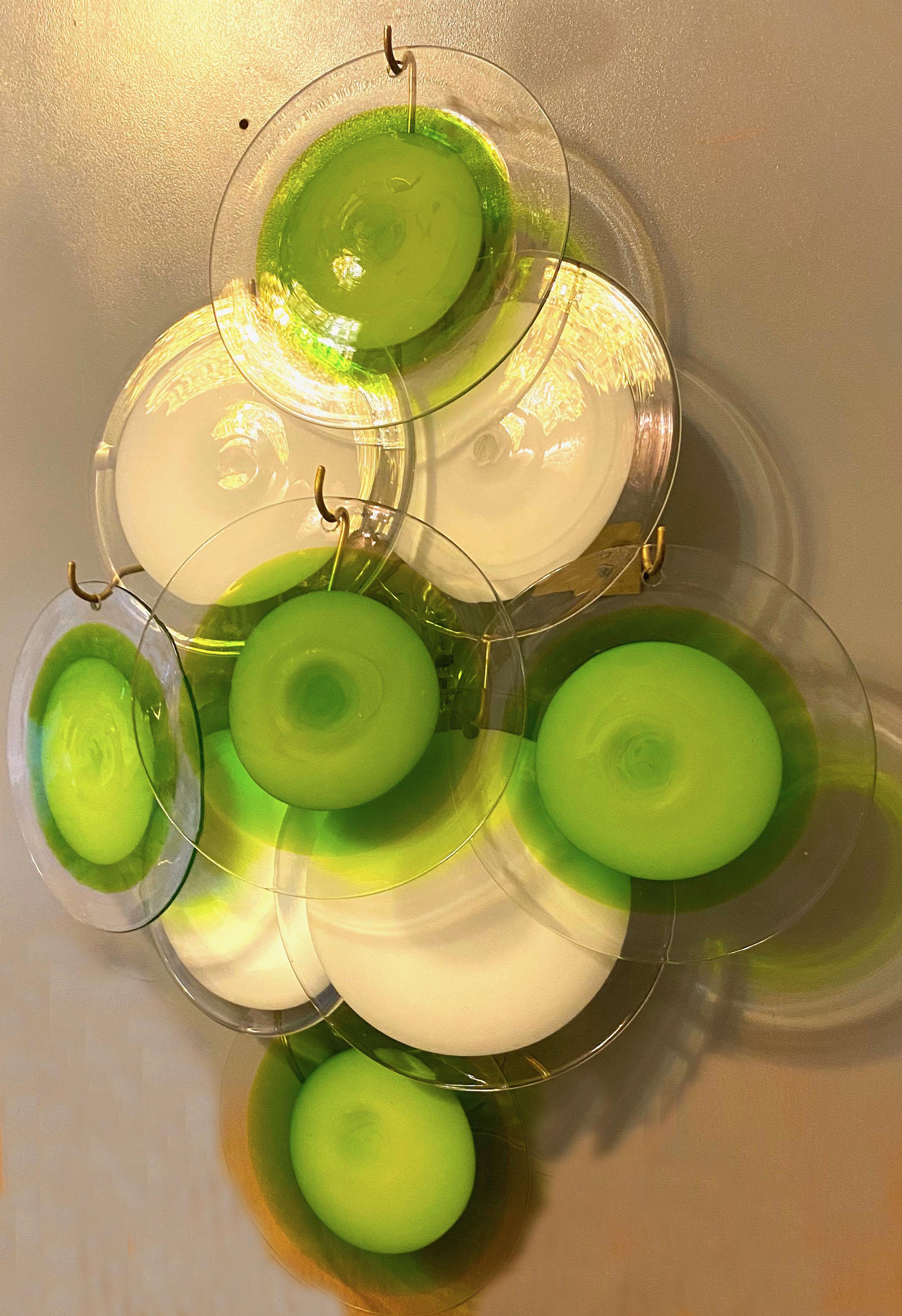 Pair of Green and White Vistosi Disc Murano Glass Sconces or Wall Light, 1970s In Excellent Condition For Sale In Rome, IT