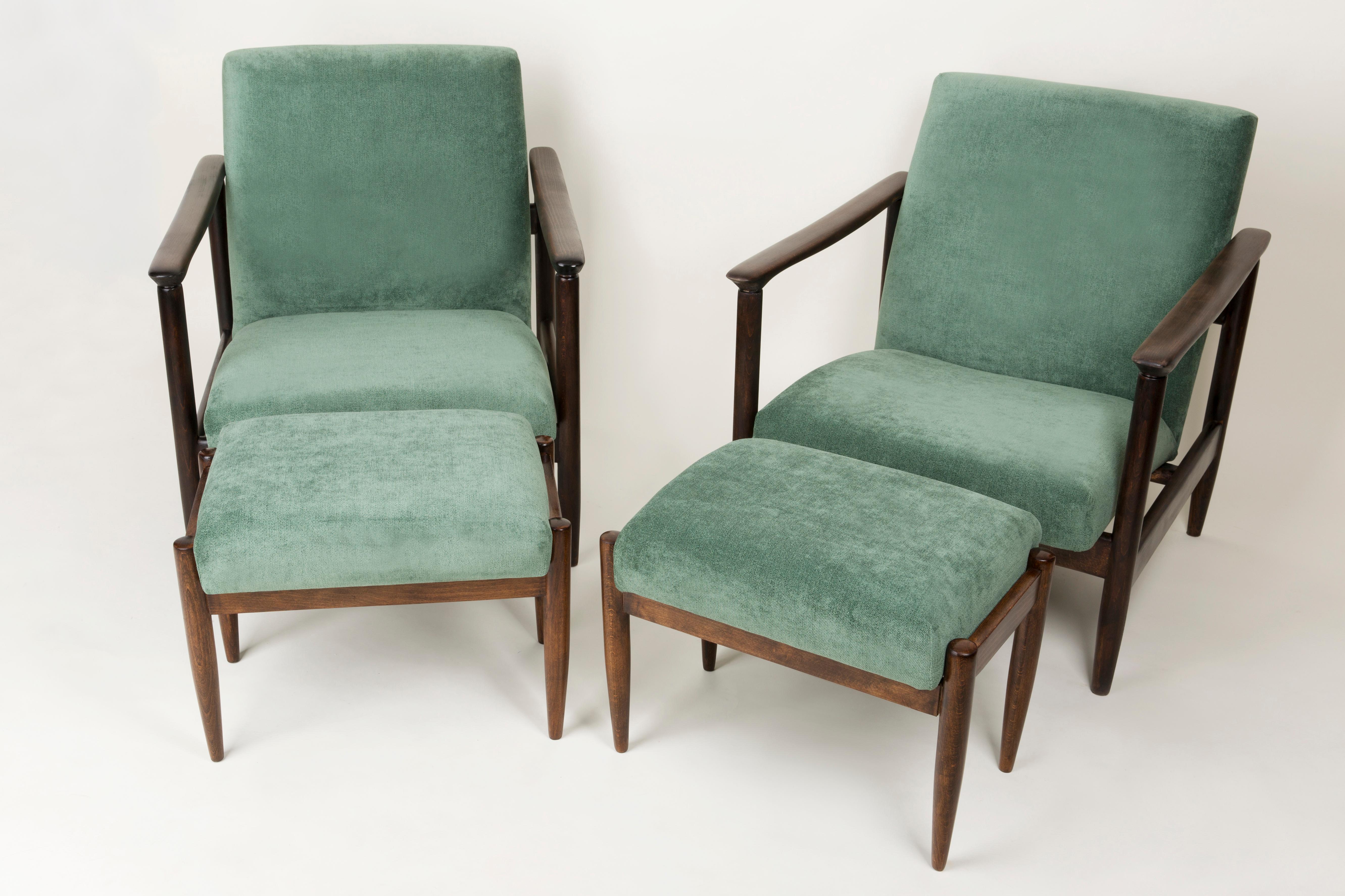 Ein Paar Sessel aus grünem Apfelholz, Edmund Homa, GFM-142, 1960er Jahre, Polen (Moderne der Mitte des Jahrhunderts) im Angebot