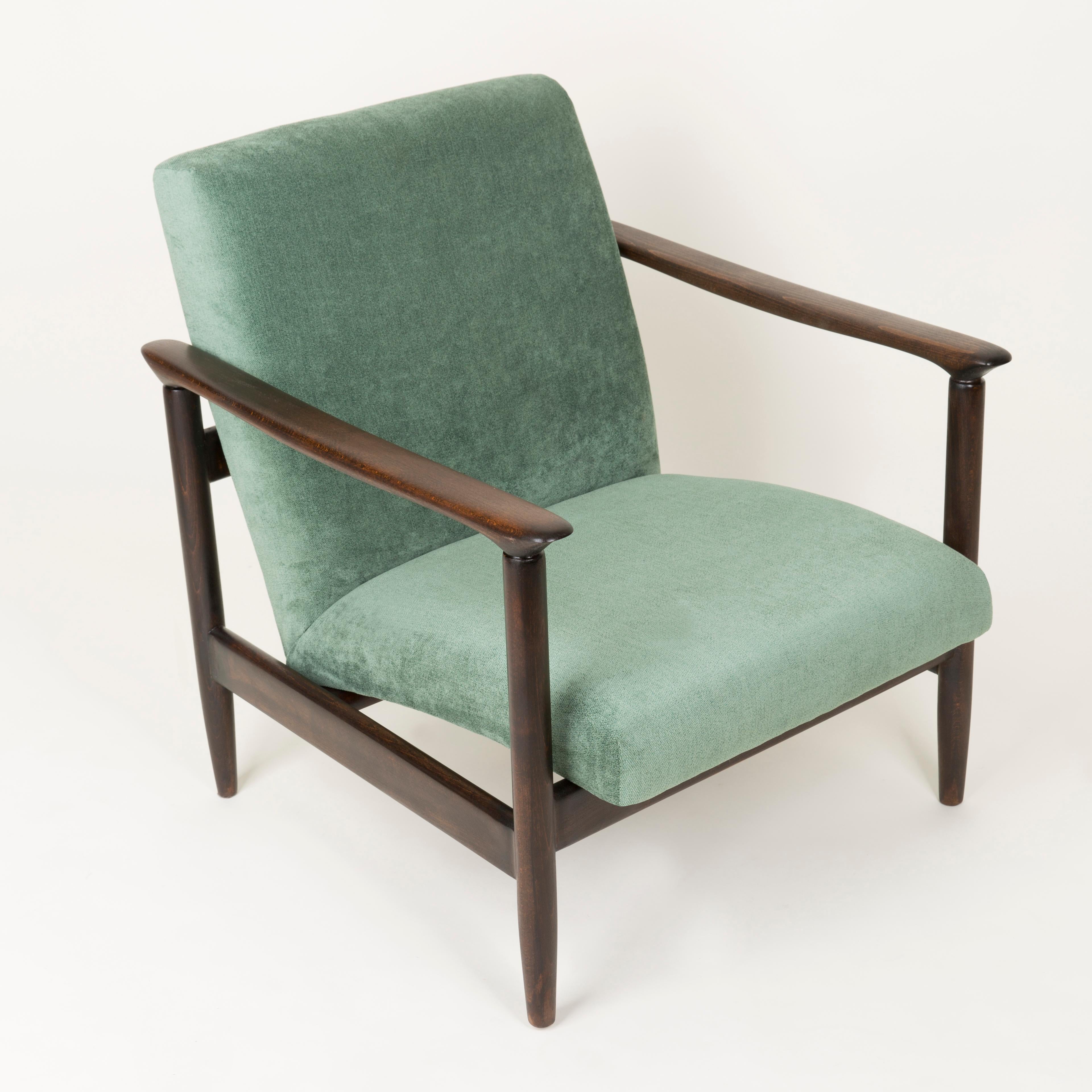 Ein Paar Sessel aus grünem Apfelholz, Edmund Homa, GFM-142, 1960er Jahre, Polen im Zustand „Hervorragend“ im Angebot in 05-080 Hornowek, PL