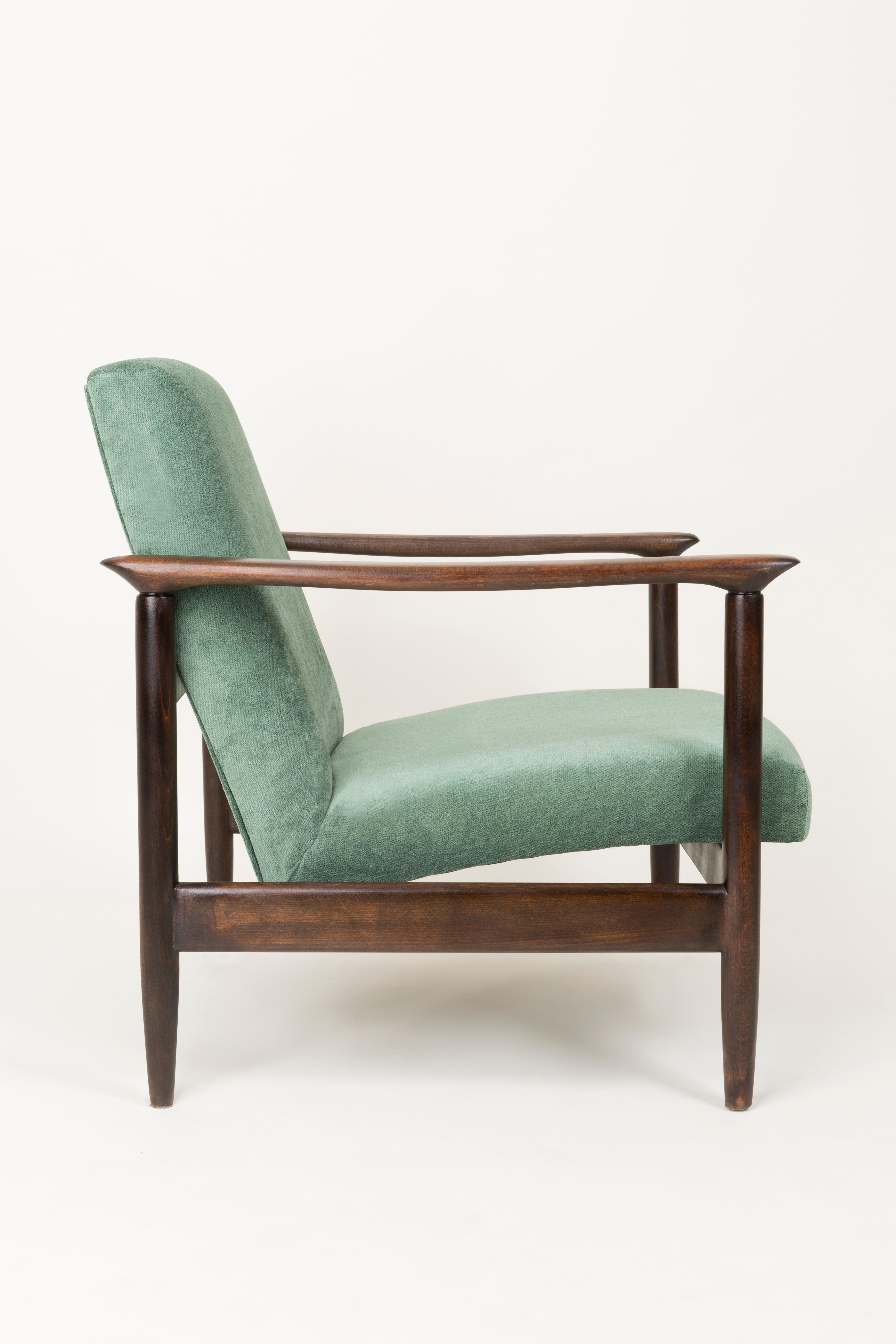 Ein Paar Sessel aus grünem Apfelholz, Edmund Homa, GFM-142, 1960er Jahre, Polen (20. Jahrhundert) im Angebot