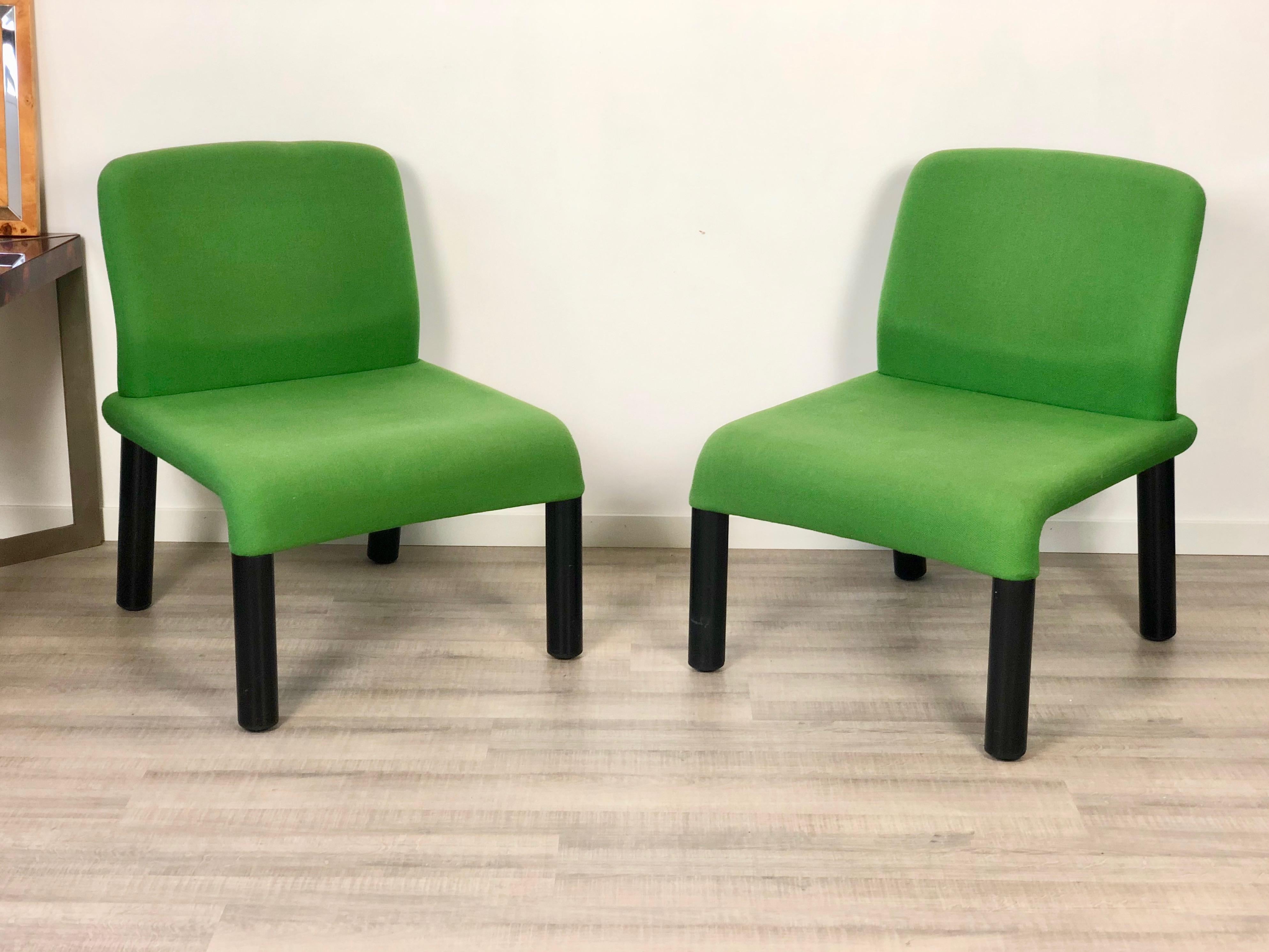 Pair of green armchair in plastic fabric made in Italy, circa 1970.
Measures: 40 cm / 15.75 inches seat height.